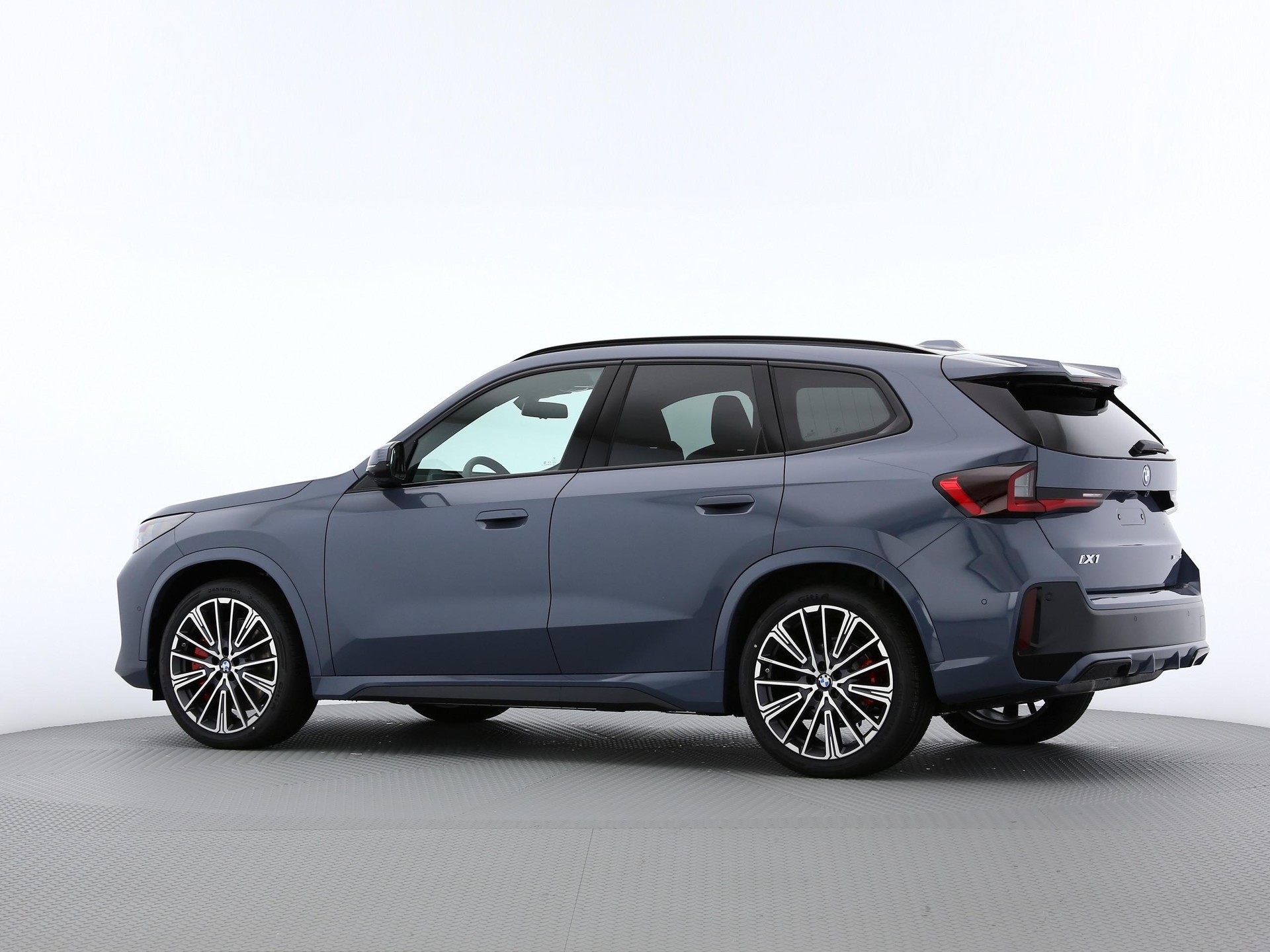 BMW iX1 U11 30 xDrive-image-11