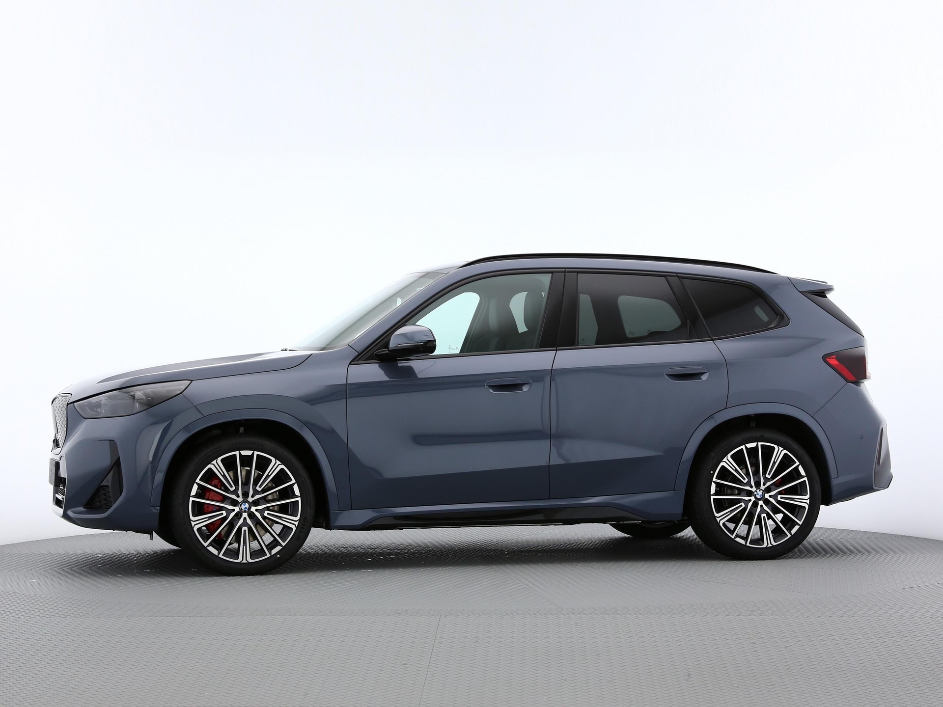 BMW iX1 U11 30 xDrive-image-9