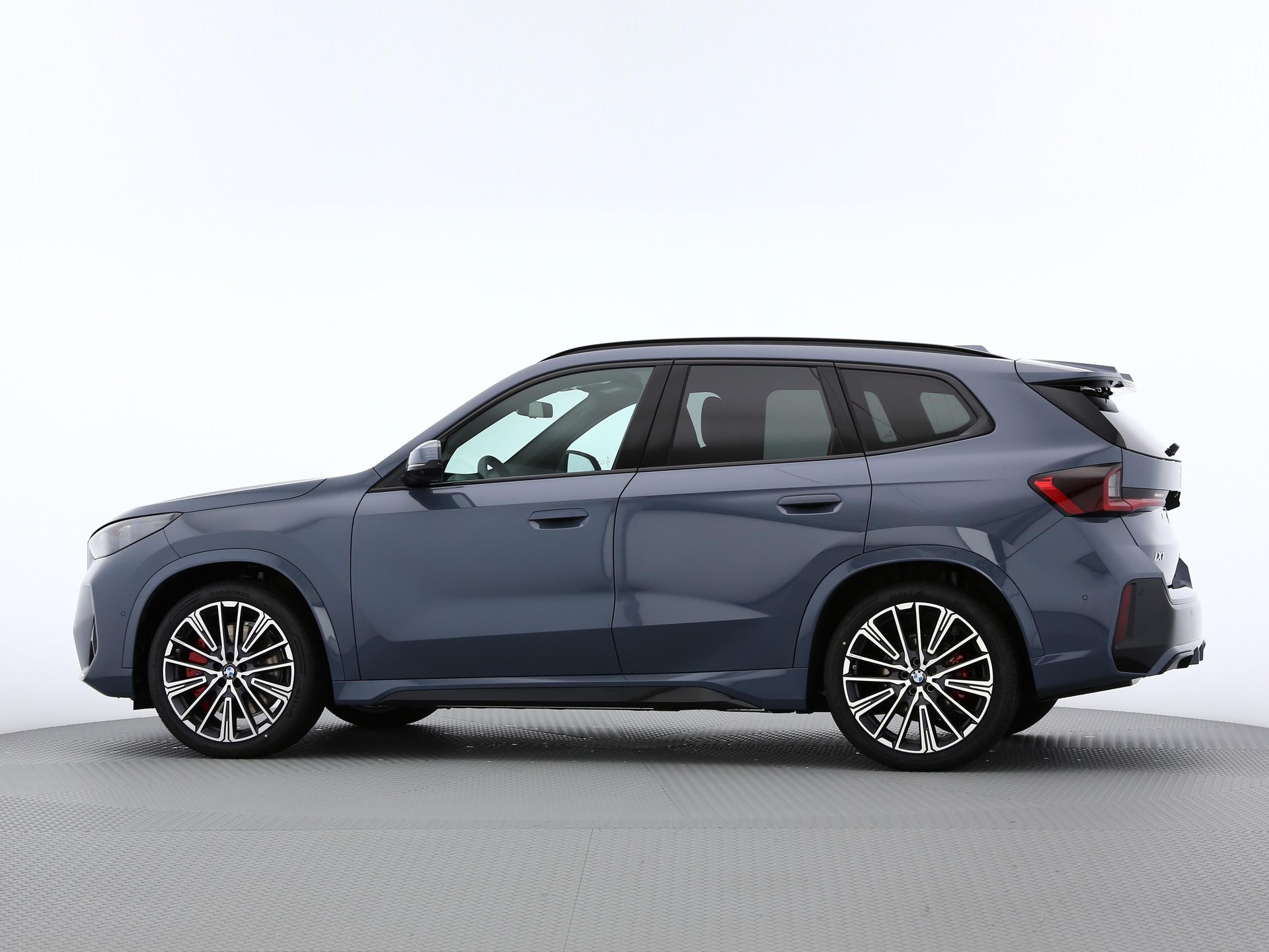 BMW iX1 U11 30 xDrive-image-10