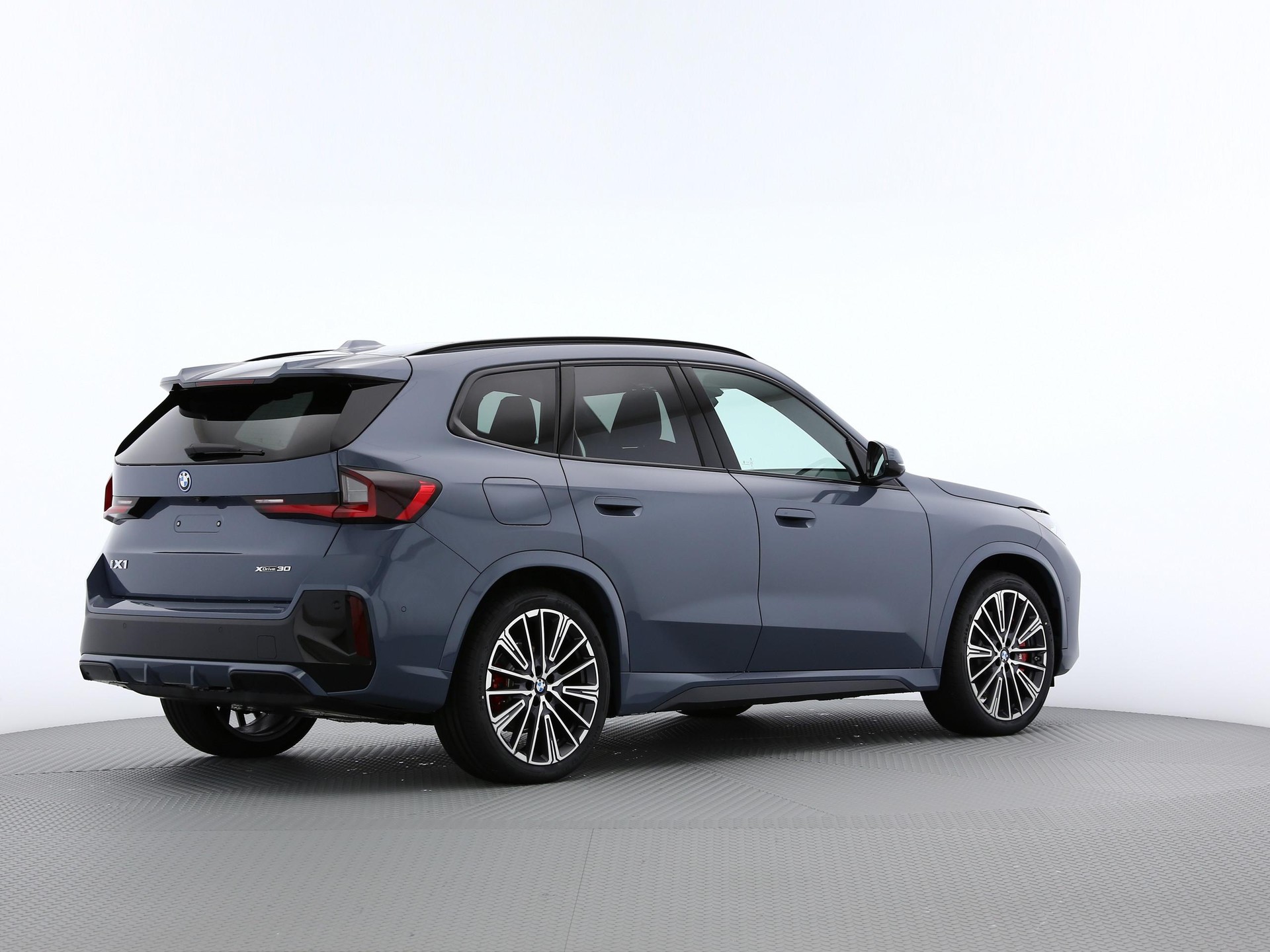 BMW iX1 U11 30 xDrive-image-2