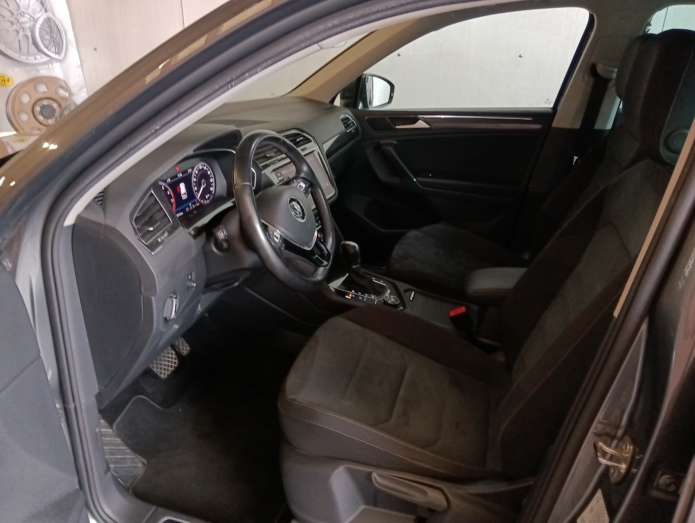 VW Tiguan 2.0TSI Highline 4Motion DSG-image-10