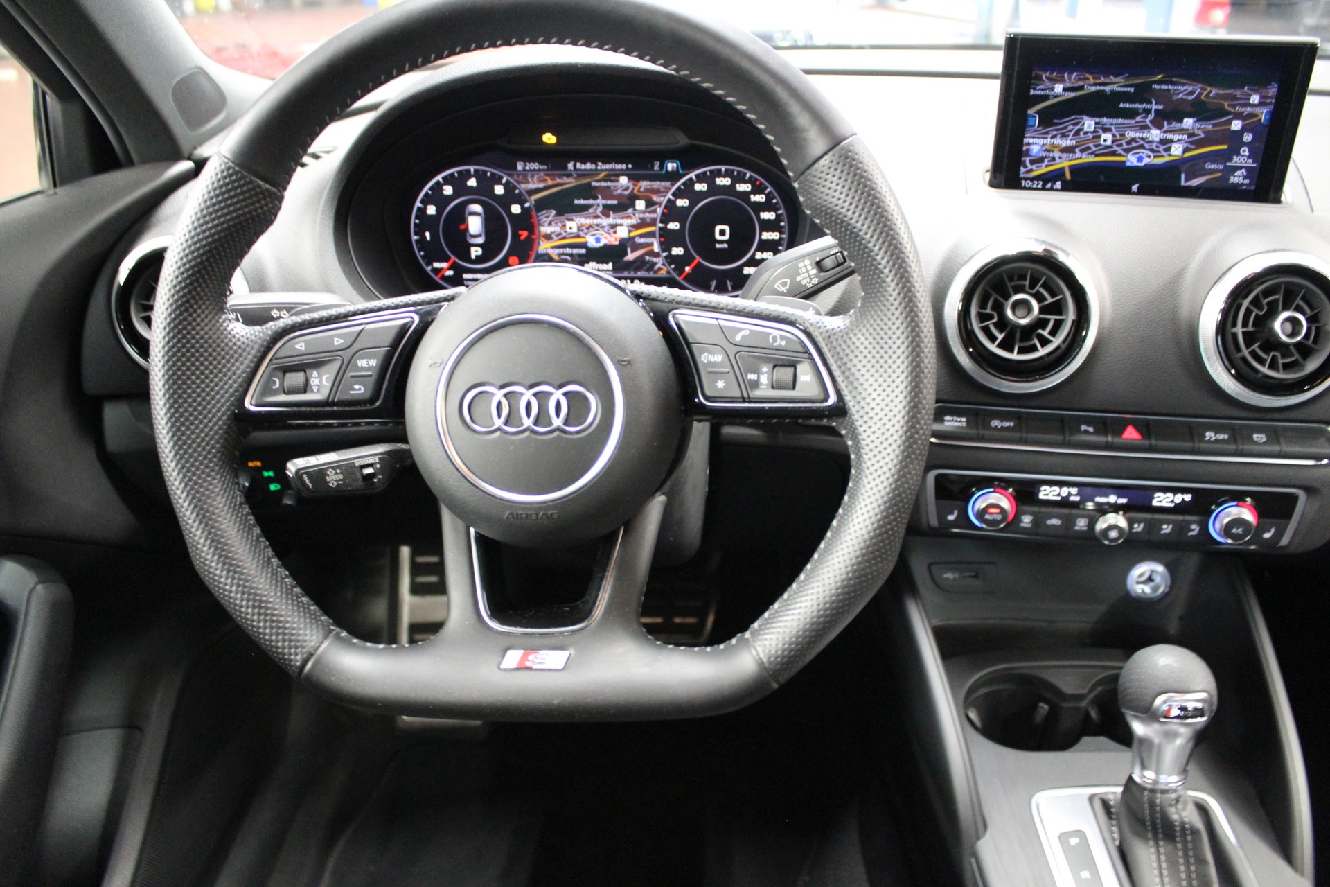 AUDI A3 Sportback 35 TFSI Sport S-tronic-image-12