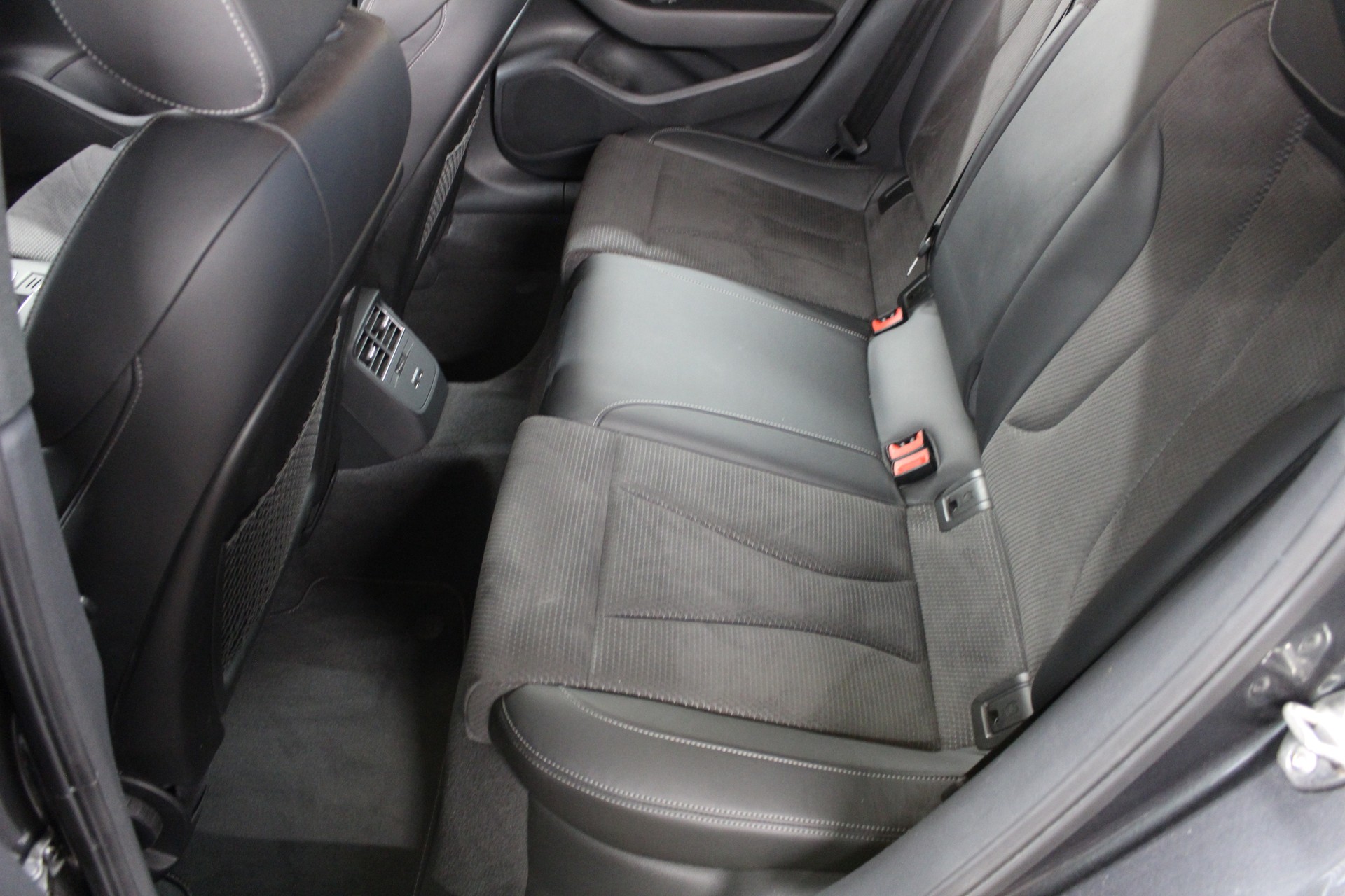 AUDI A3 Sportback 35 TFSI Sport S-tronic-image-11
