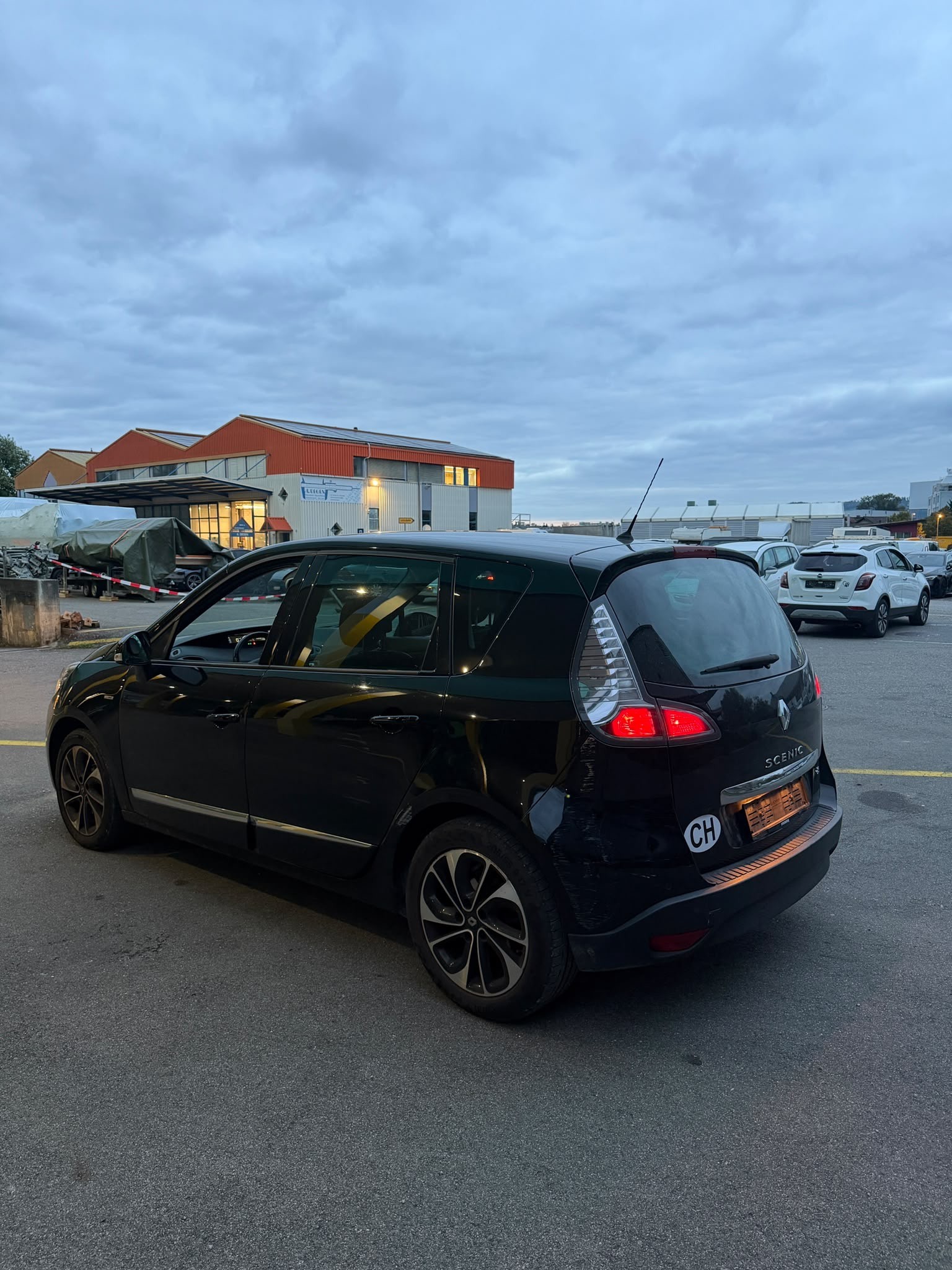RENAULT Scénic 1.5 dCi Bose EDC-image-4