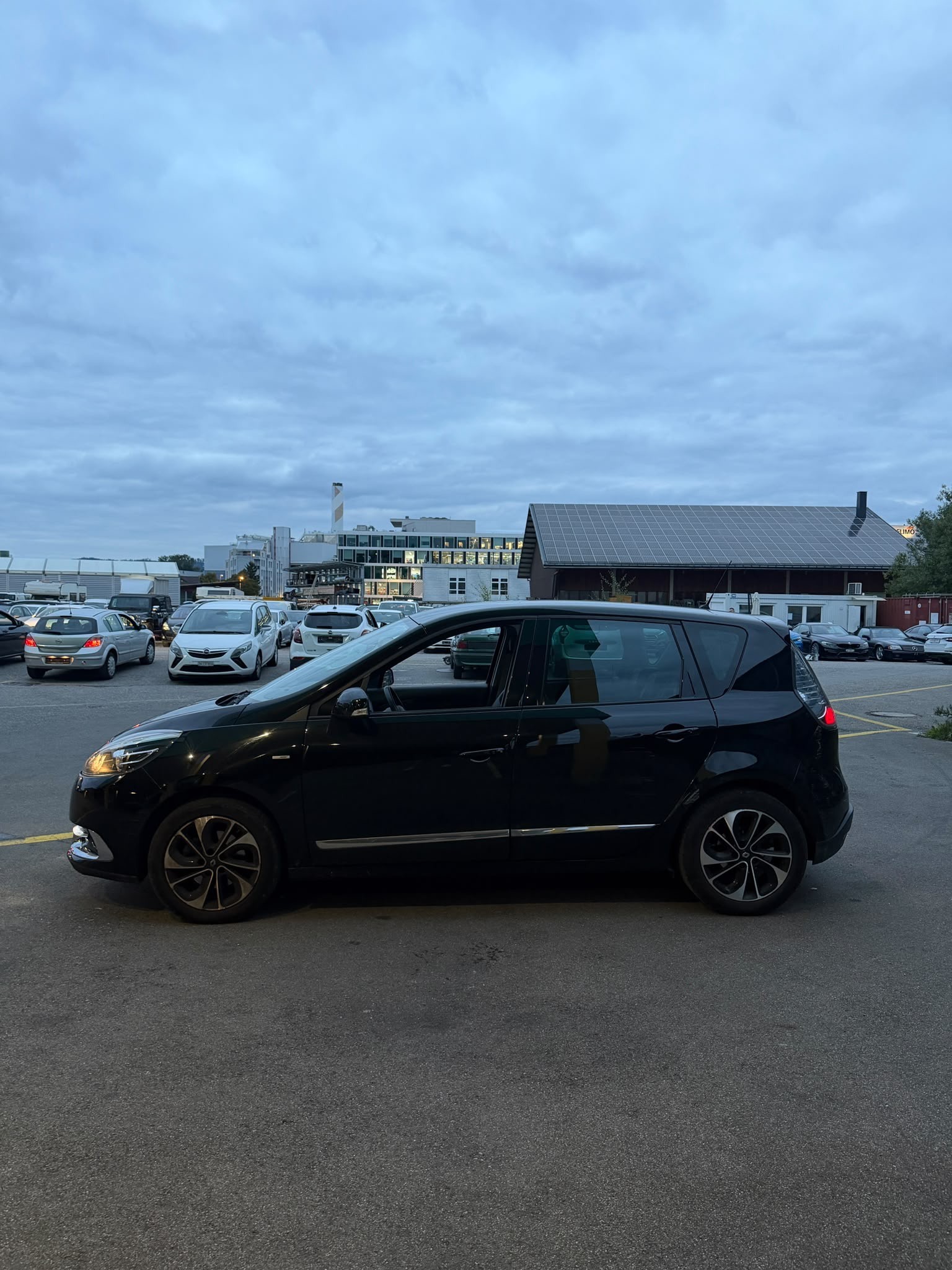 RENAULT Scénic 1.5 dCi Bose EDC-image-3