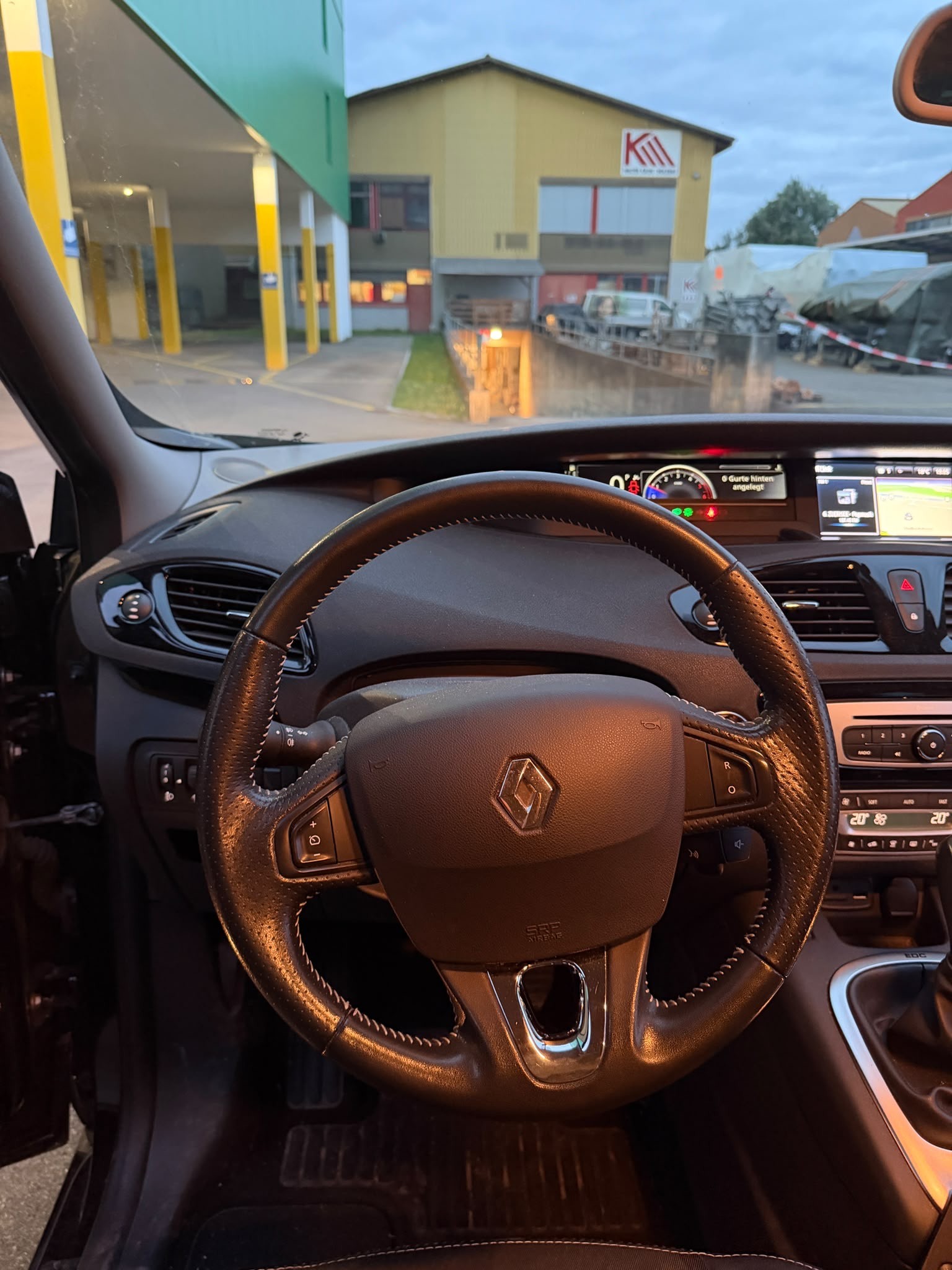 RENAULT Scénic 1.5 dCi Bose EDC-image-12