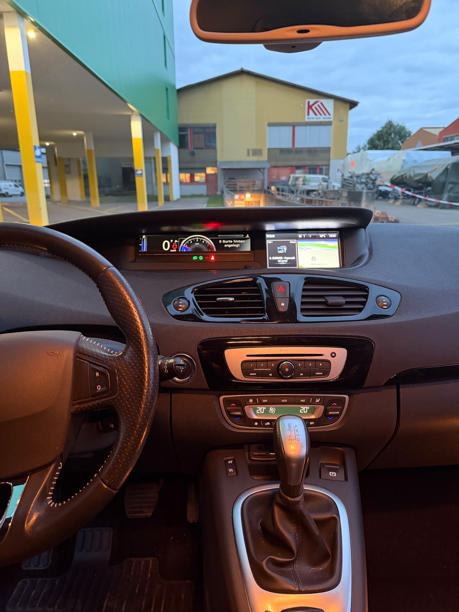 RENAULT Scénic 1.5 dCi Bose EDC-image-10