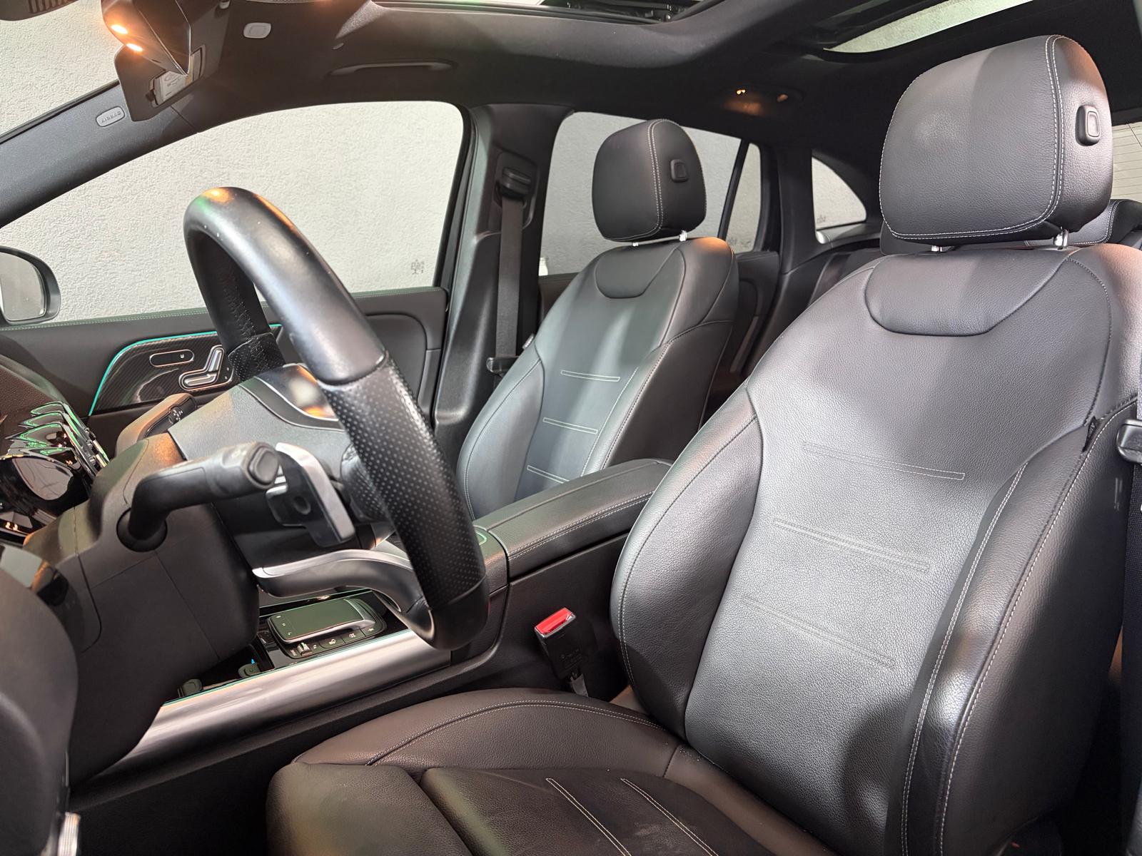 MERCEDES-BENZ GLA 250e AMG Line 8G-DCT - Toit ouvrant-image-9