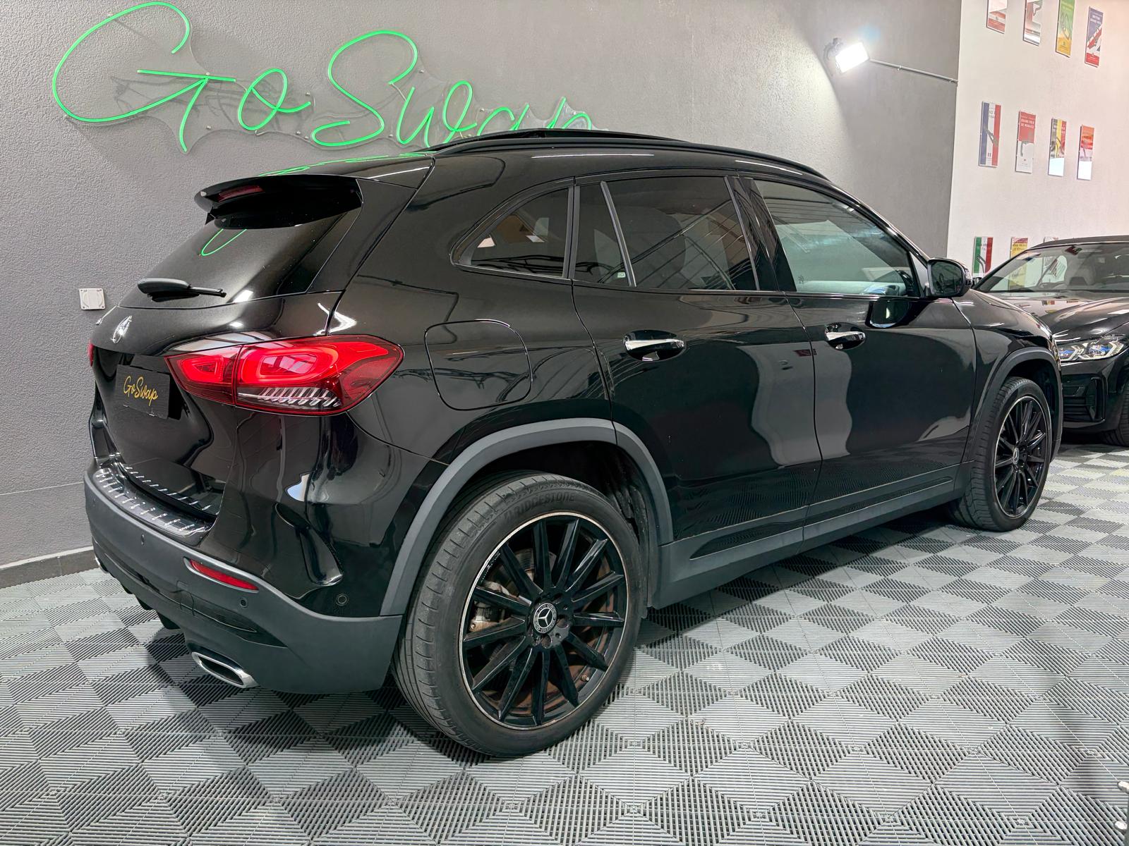 MERCEDES-BENZ GLA 250e AMG Line 8G-DCT - Toit ouvrant-image-4