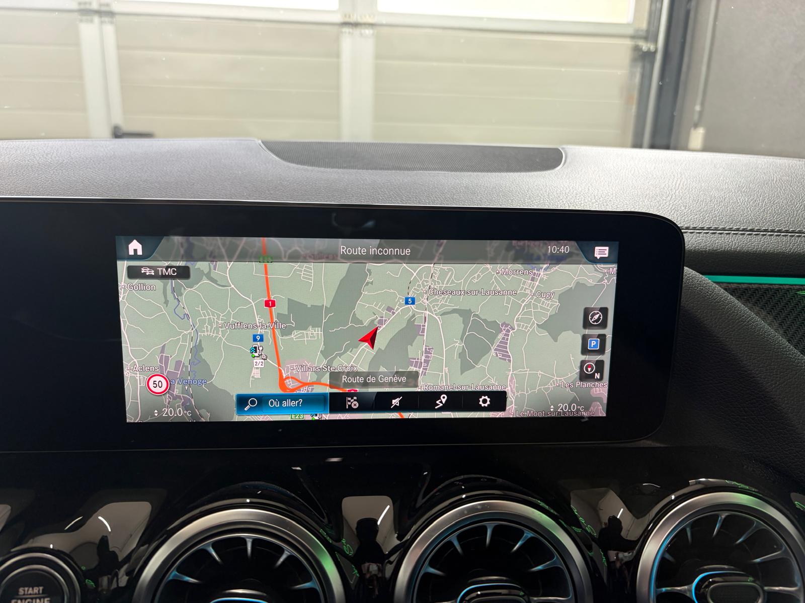 MERCEDES-BENZ GLA 250e AMG Line 8G-DCT - Toit ouvrant-image-23