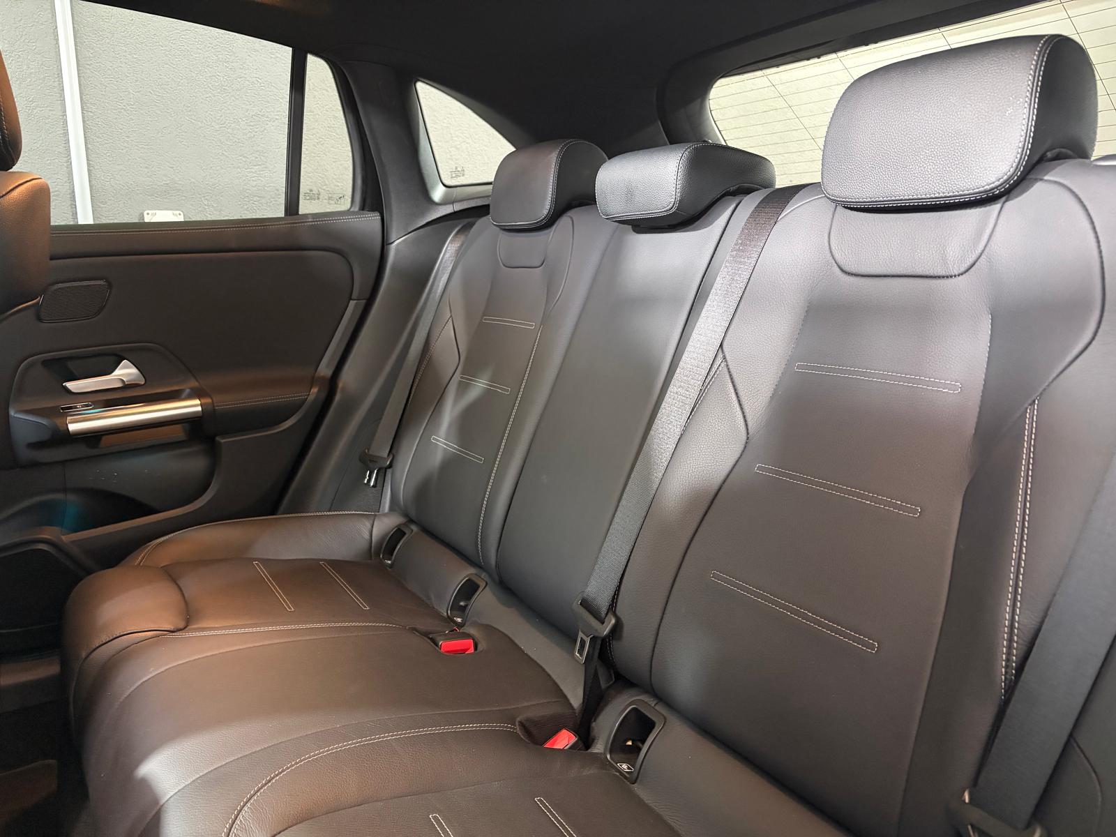 MERCEDES-BENZ GLA 250e AMG Line 8G-DCT - Toit ouvrant-image-11