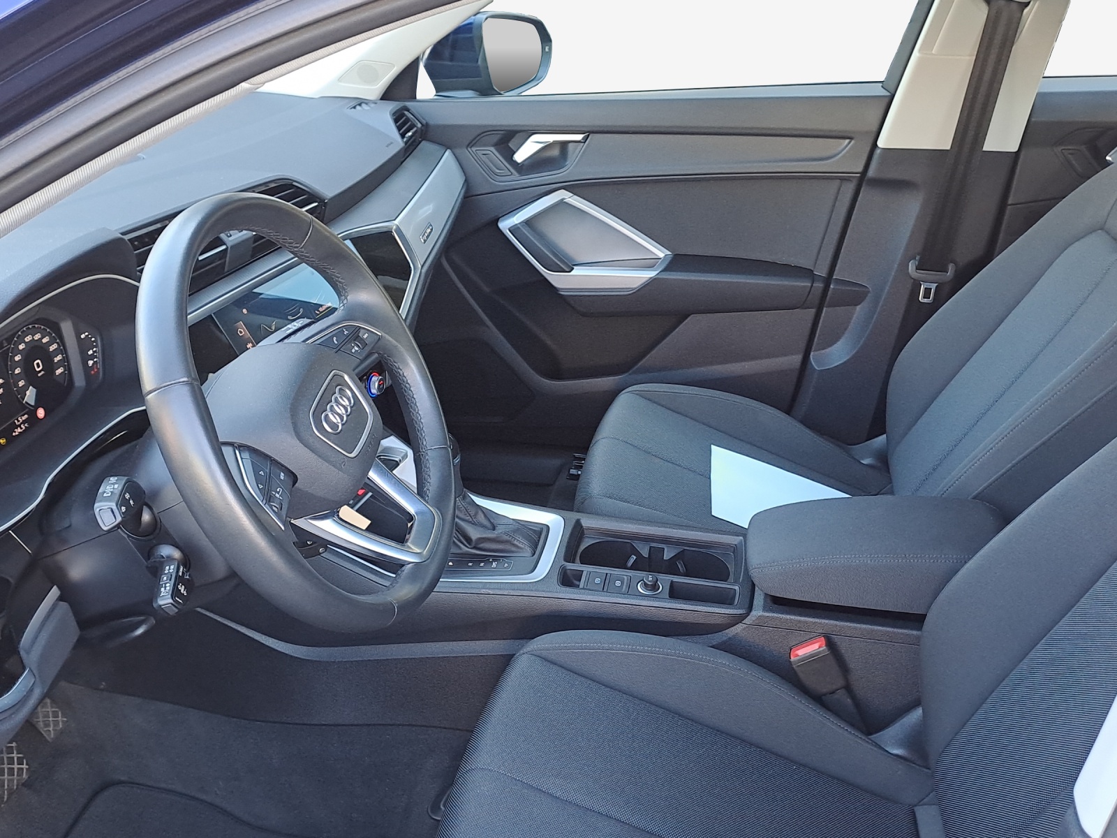 AUDI Q3 40 TFSI advanced quattro S-tronic-image-7
