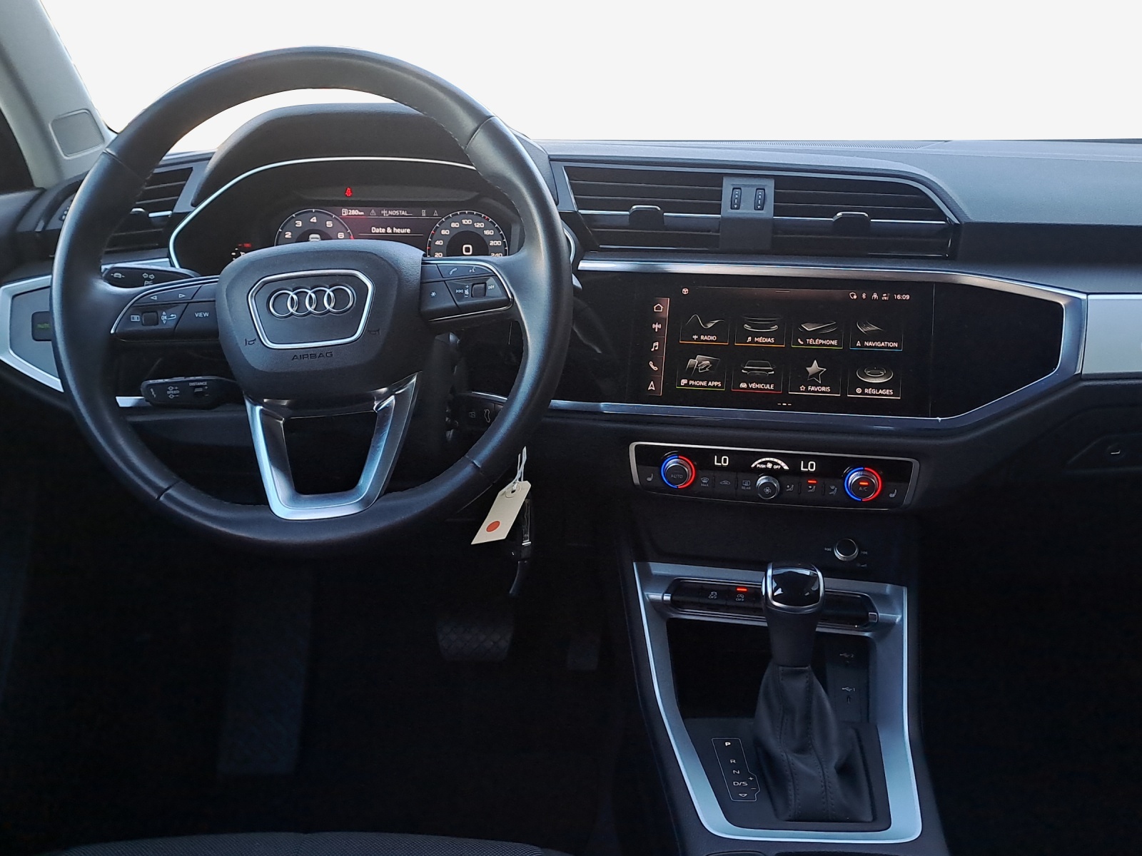 AUDI Q3 40 TFSI advanced quattro S-tronic-image-8
