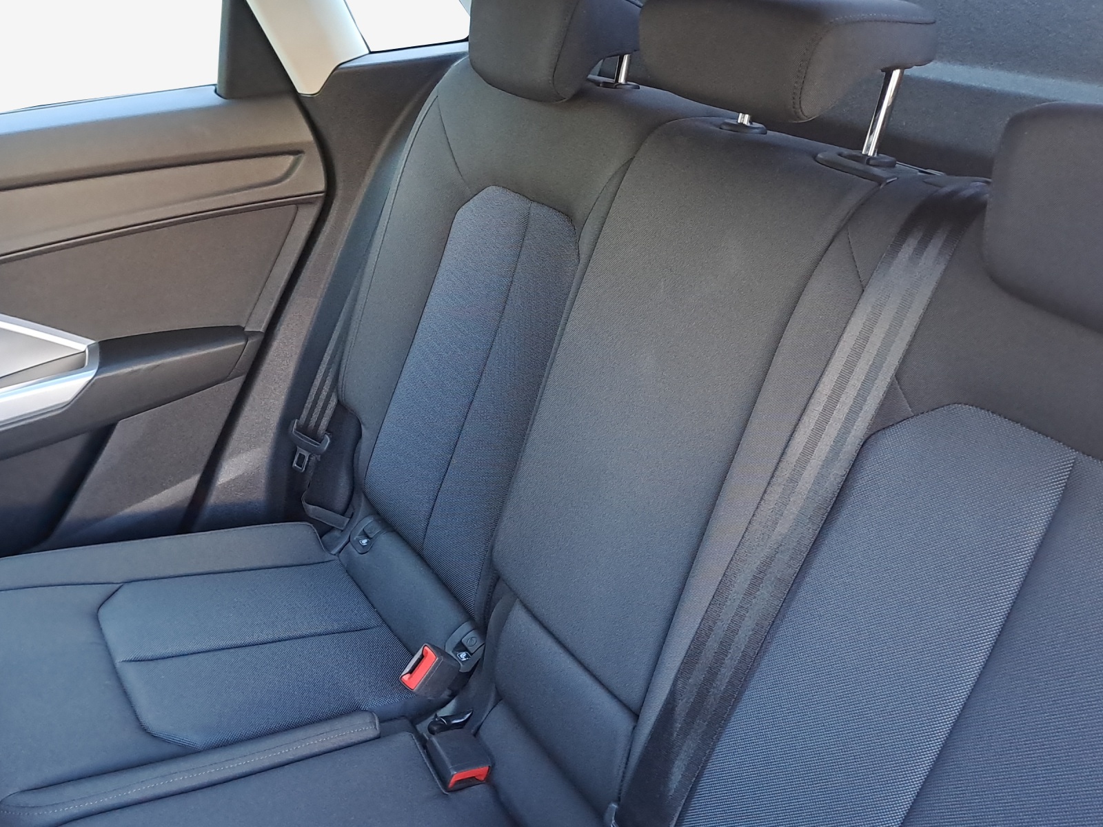 AUDI Q3 40 TFSI advanced quattro S-tronic-image-11