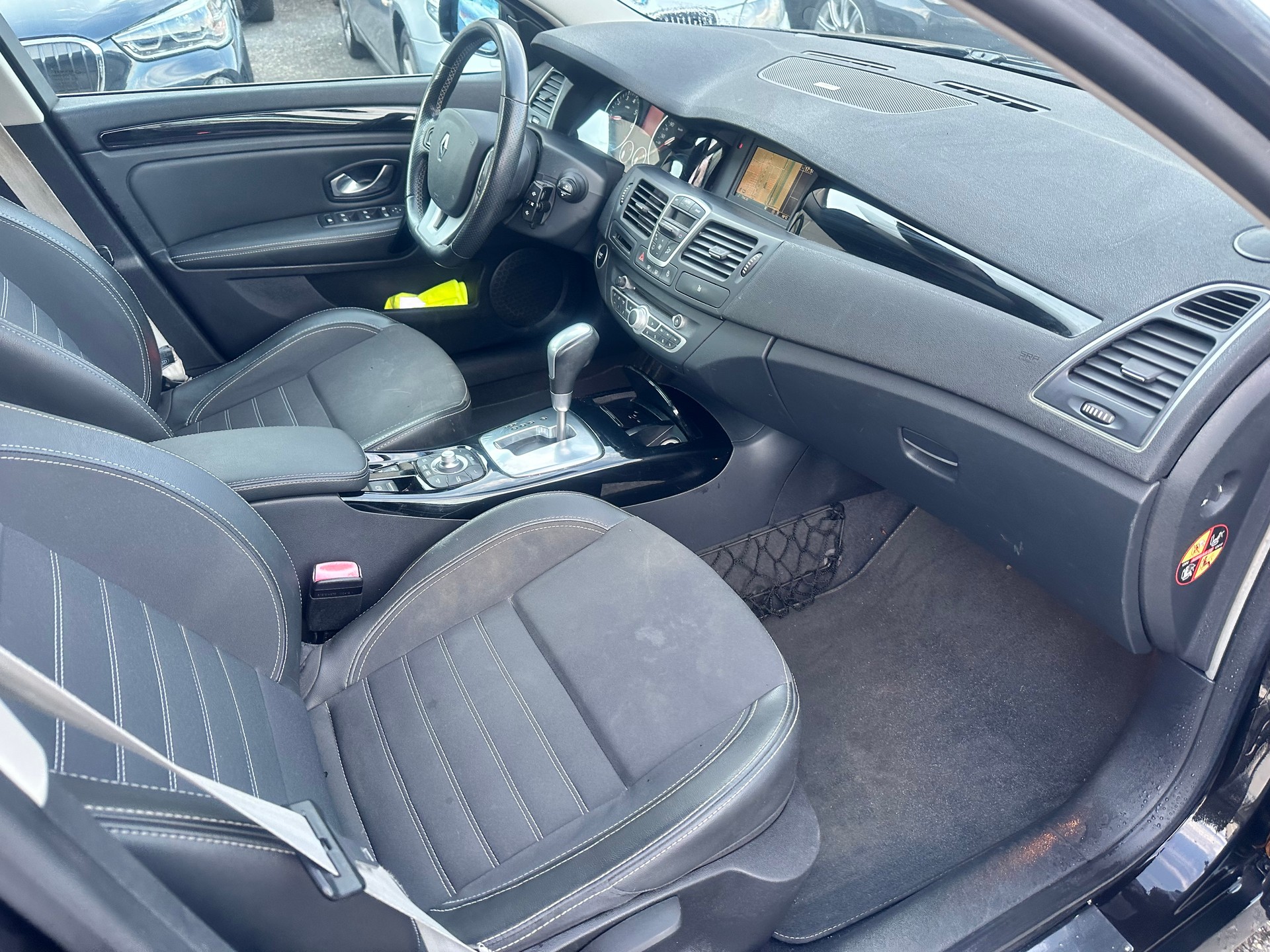 RENAULT Laguna Grandtour 2.0 16V T Dynamique Automatic-image-14