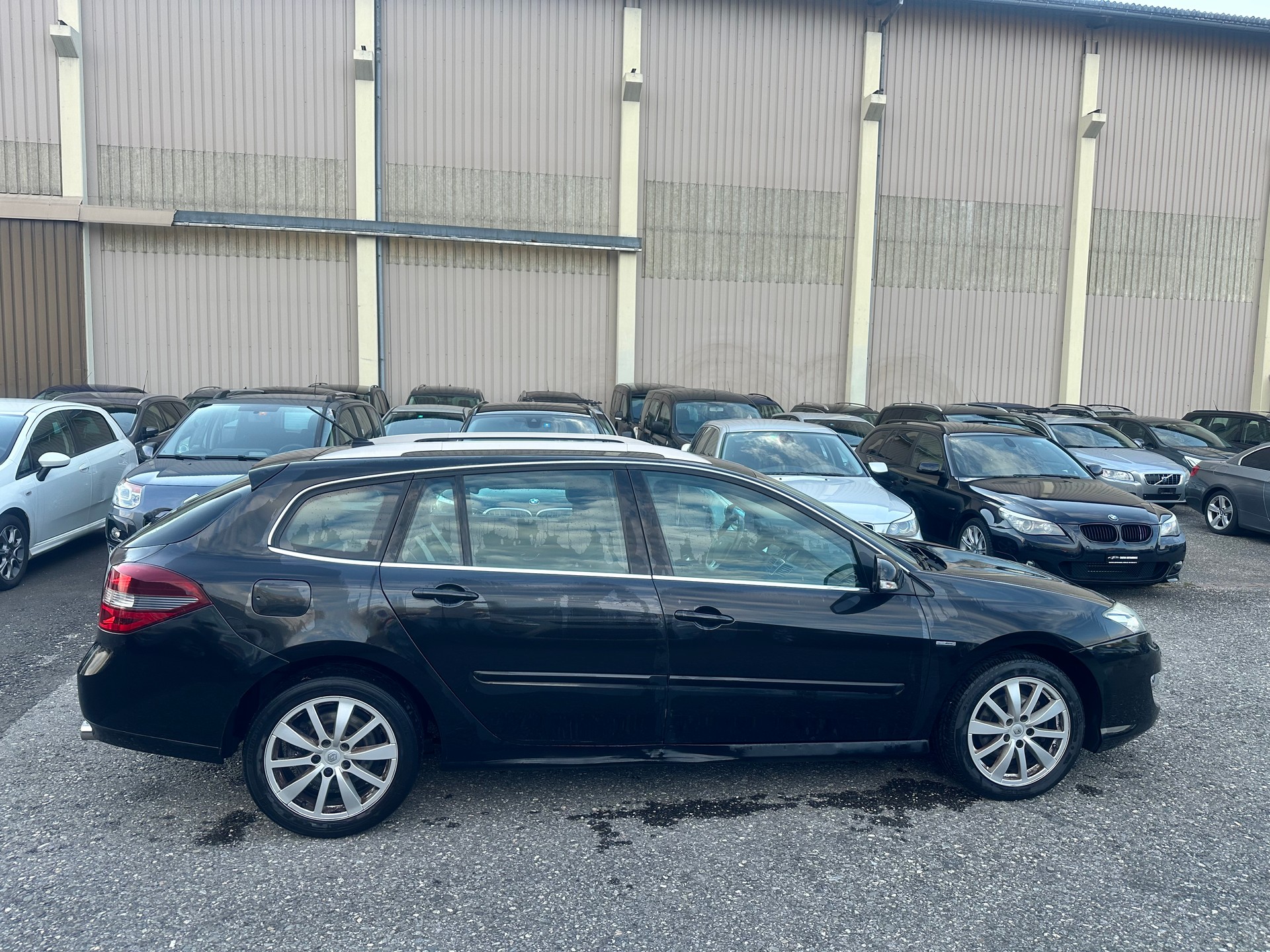 RENAULT Laguna Grandtour 2.0 16V T Dynamique Automatic-image-8