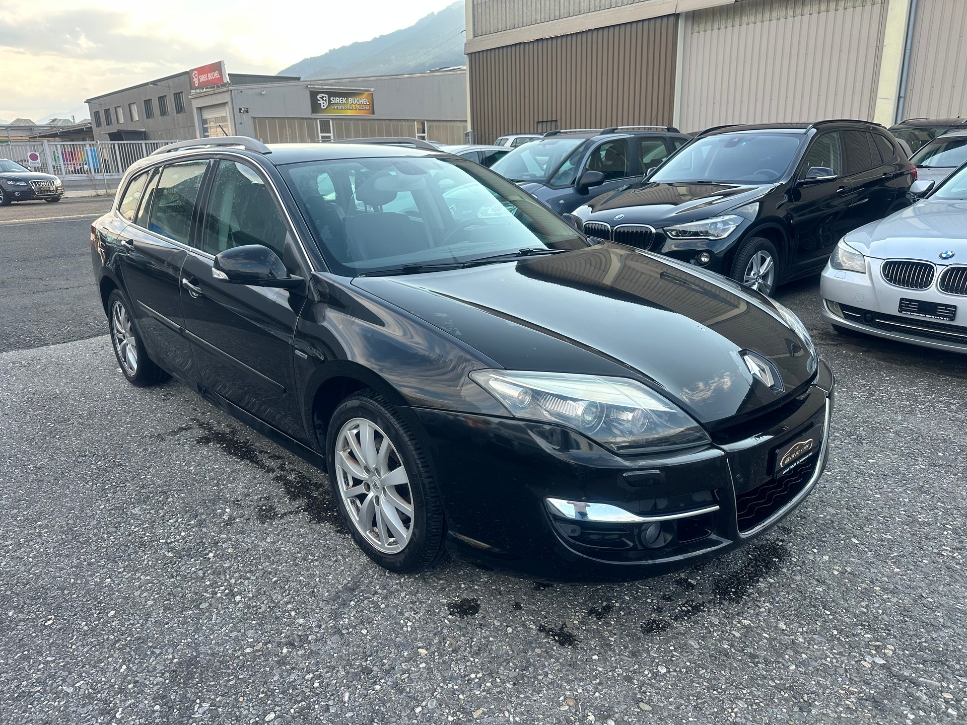 RENAULT Laguna Grandtour 2.0 16V T Dynamique Automatic-image-1