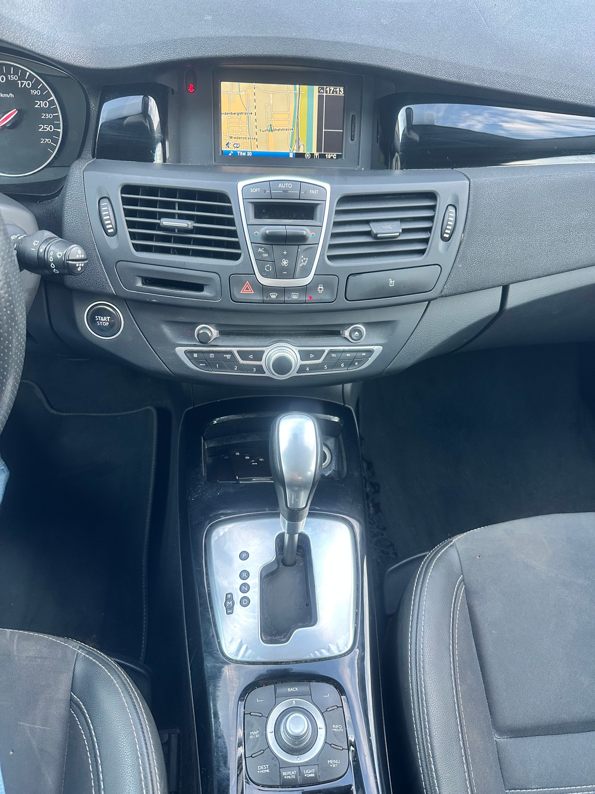 RENAULT Laguna Grandtour 2.0 16V T Dynamique Automatic-image-11