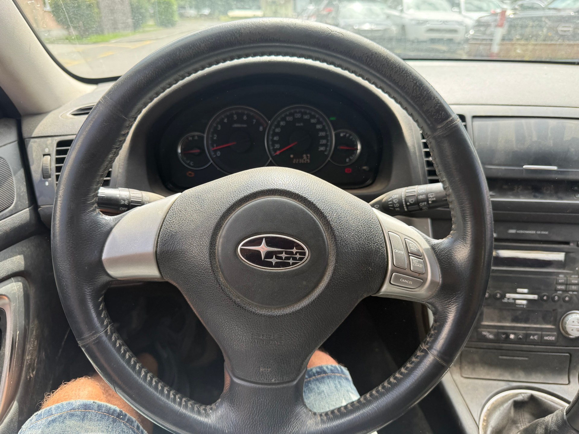 SUBARU Legacy 2.0R AWD Swiss-image-8