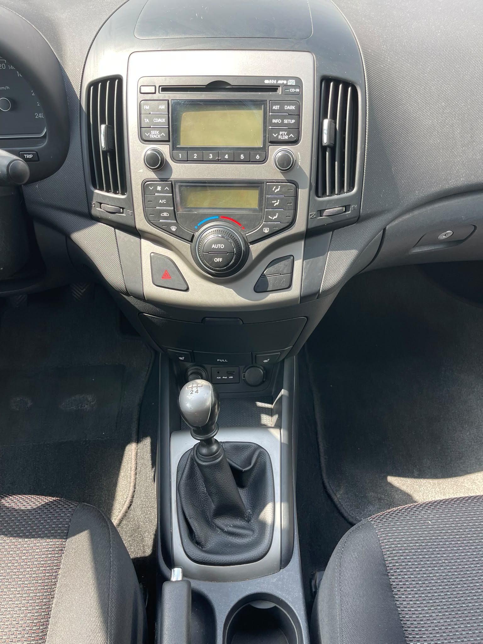 HYUNDAI i30 1.6 Style-image-8