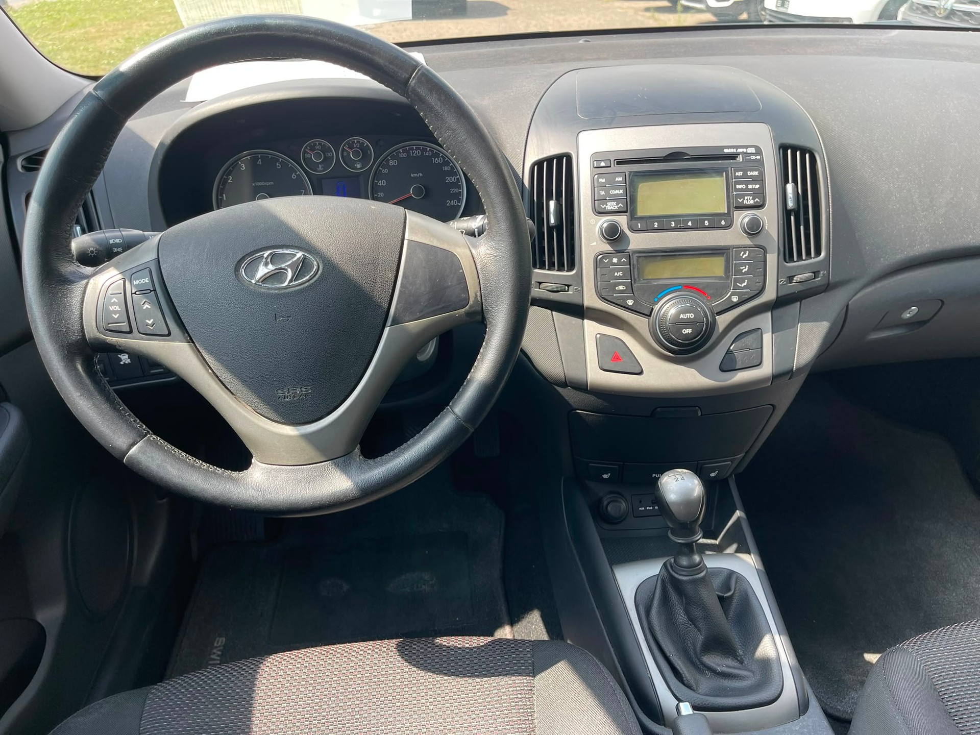 HYUNDAI i30 1.6 Style-image-7