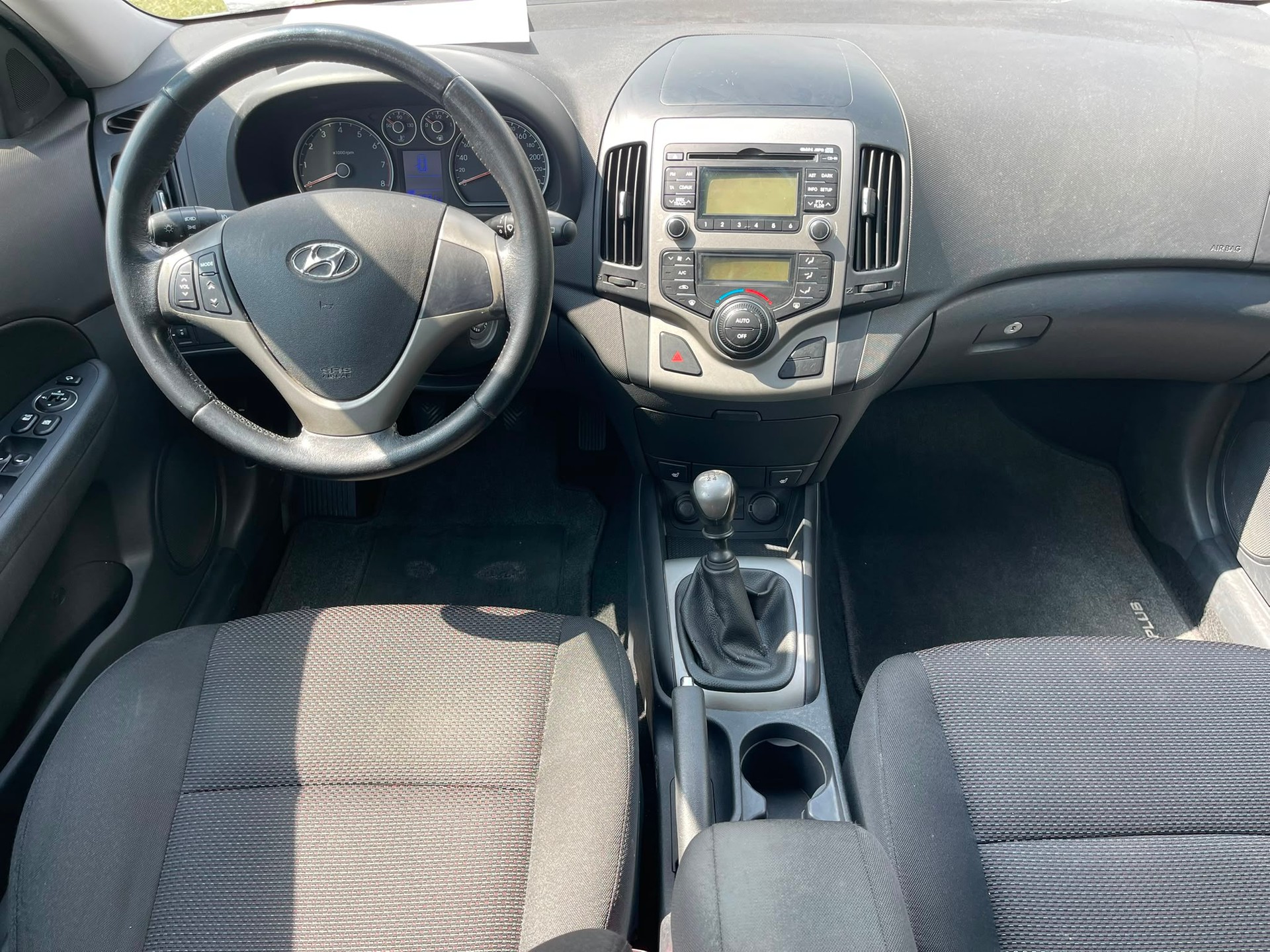 HYUNDAI i30 1.6 Style-image-6