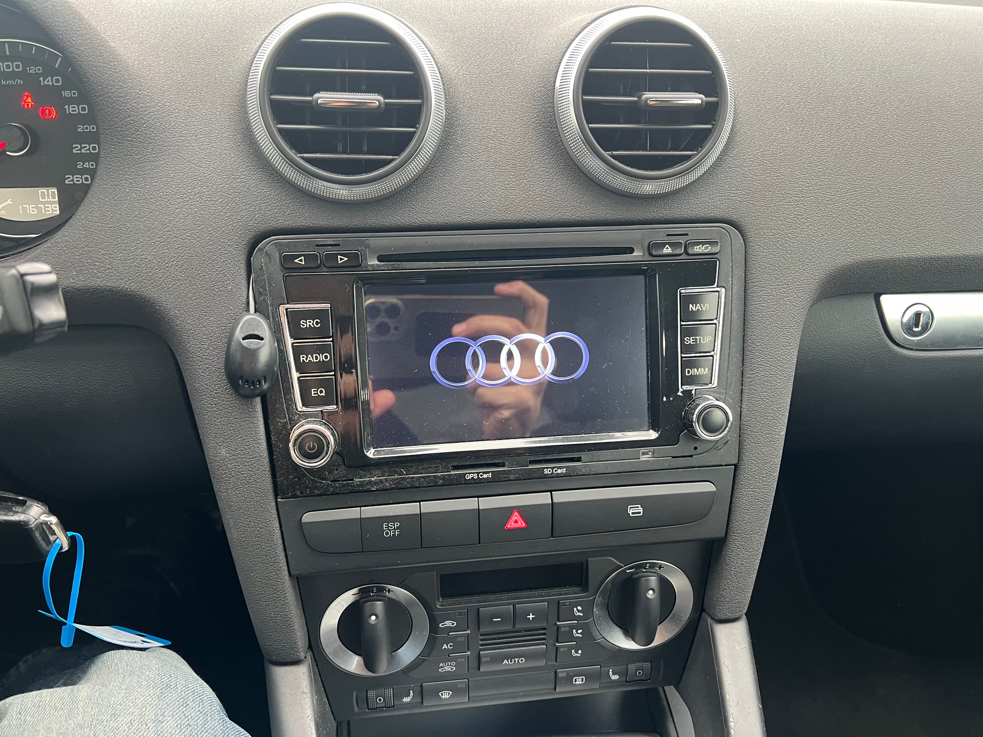 AUDI A3 Cabriolet 1.8 TFSI Ambition S-tronic-image-11