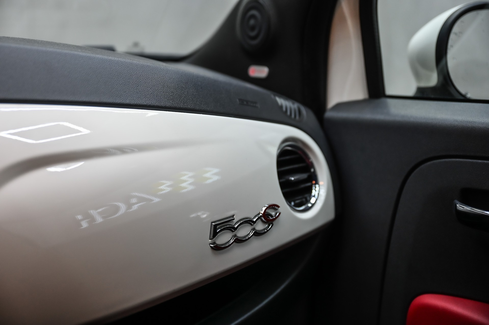 FIAT 500 Cabrio 1.4 16V Lounge Dualogic-image-25