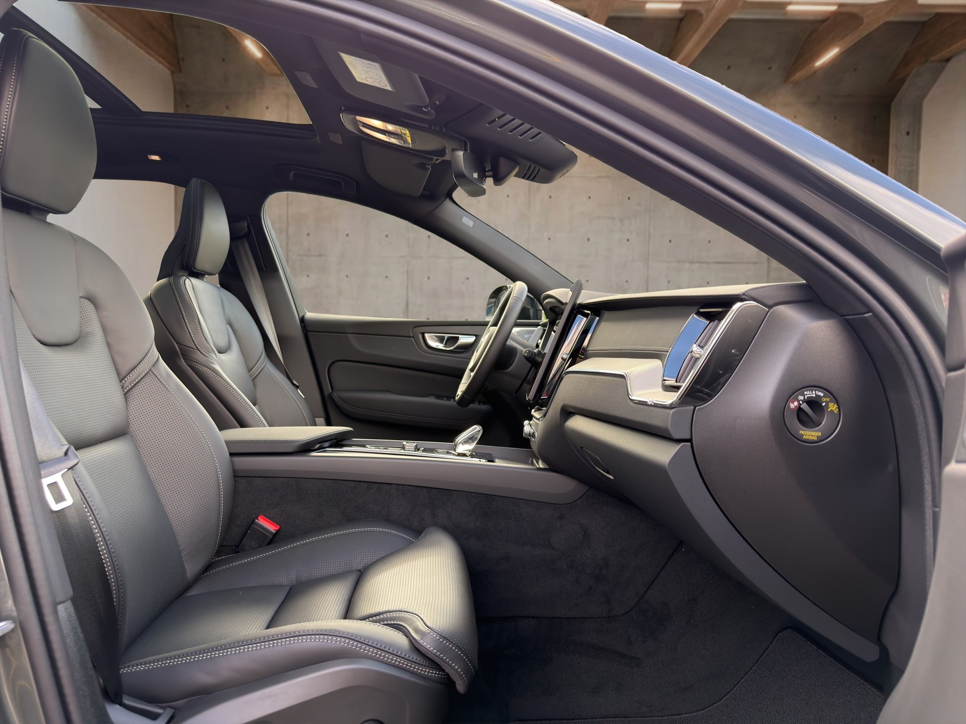 VOLVO XC60 2.0 T8 TE Ultra Dark eAWD-image-15
