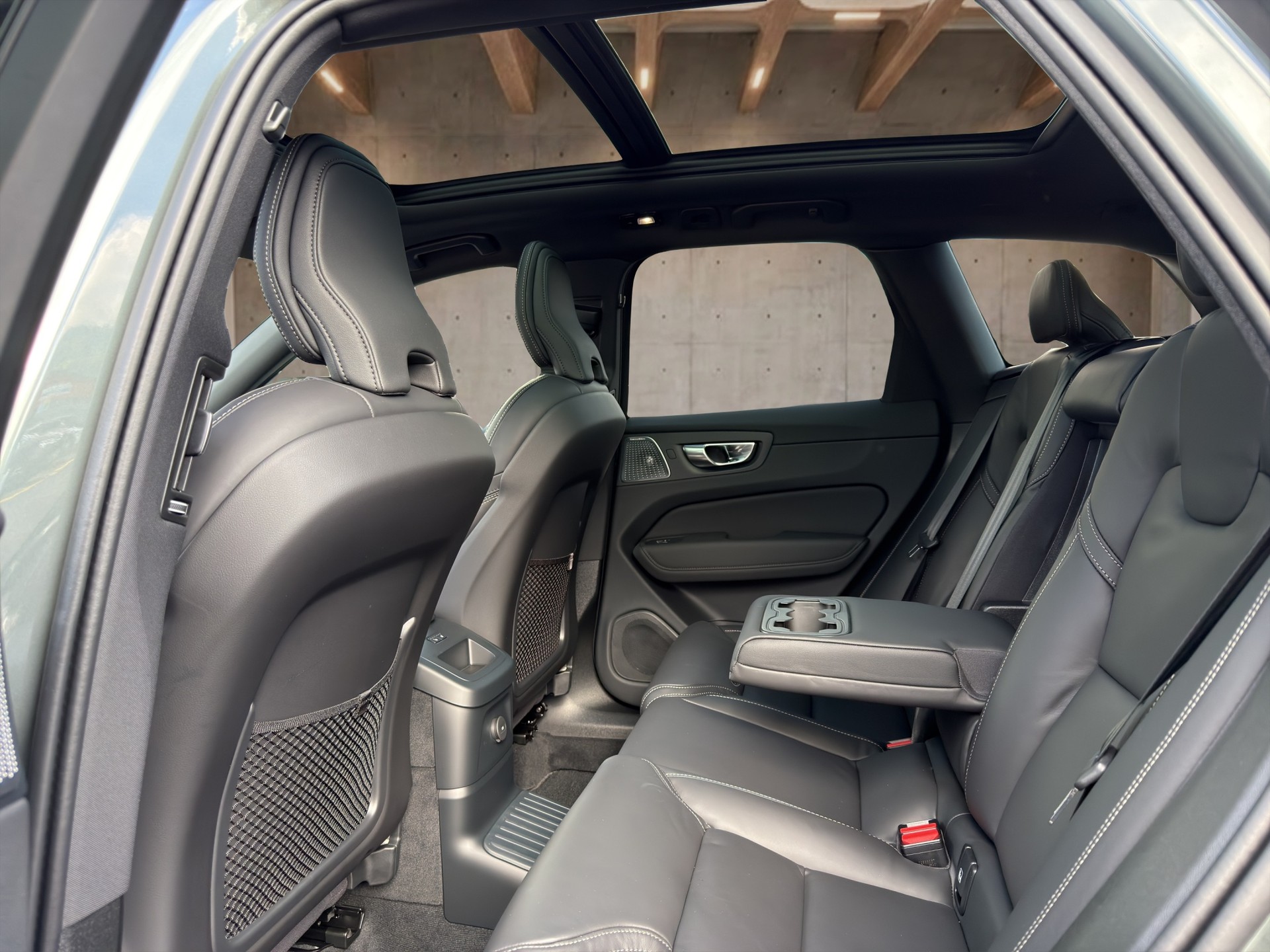 VOLVO XC60 2.0 T8 TE Ultra Dark eAWD-image-10