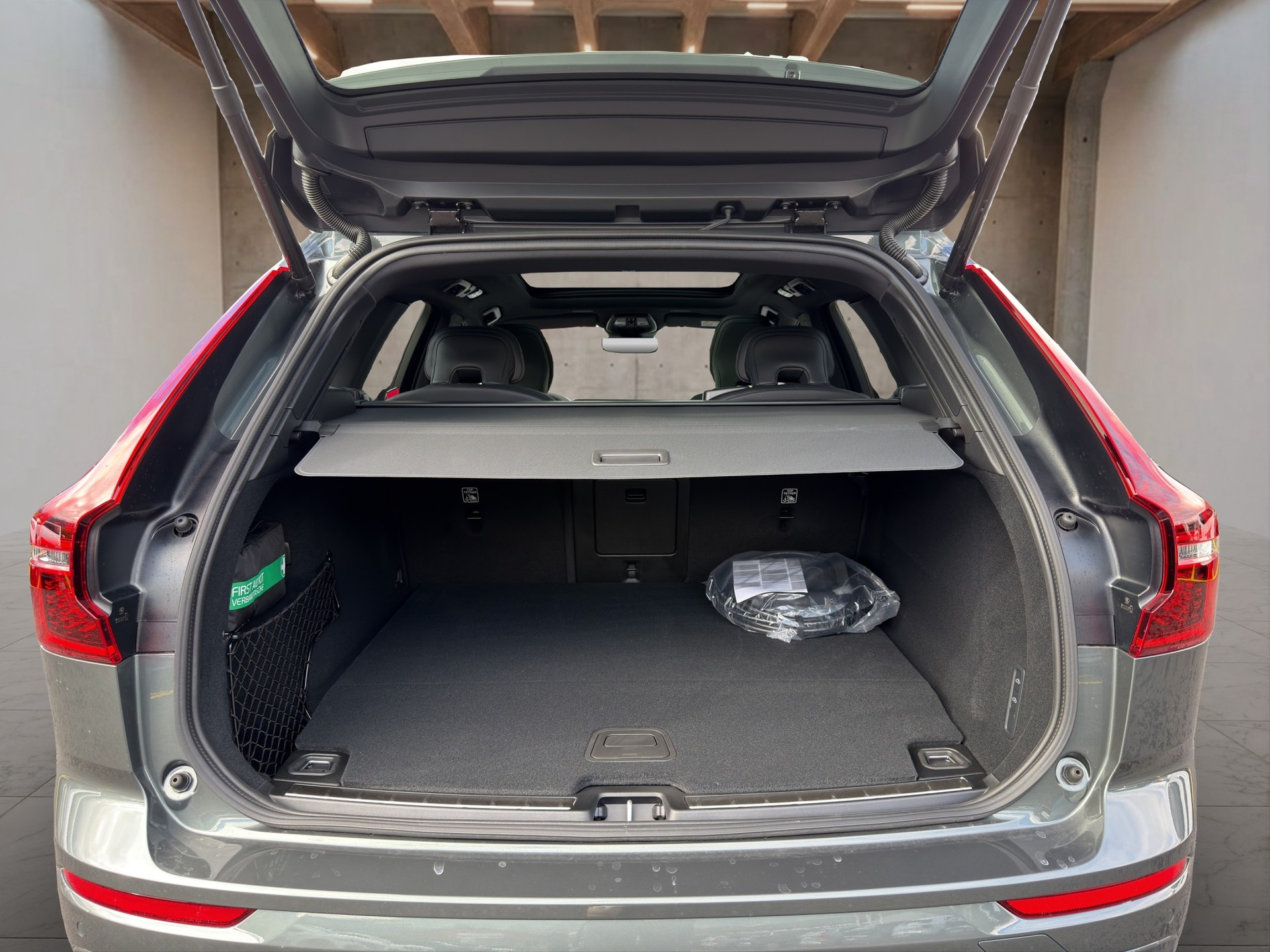 VOLVO XC60 2.0 T8 TE Ultra Dark eAWD-image-19