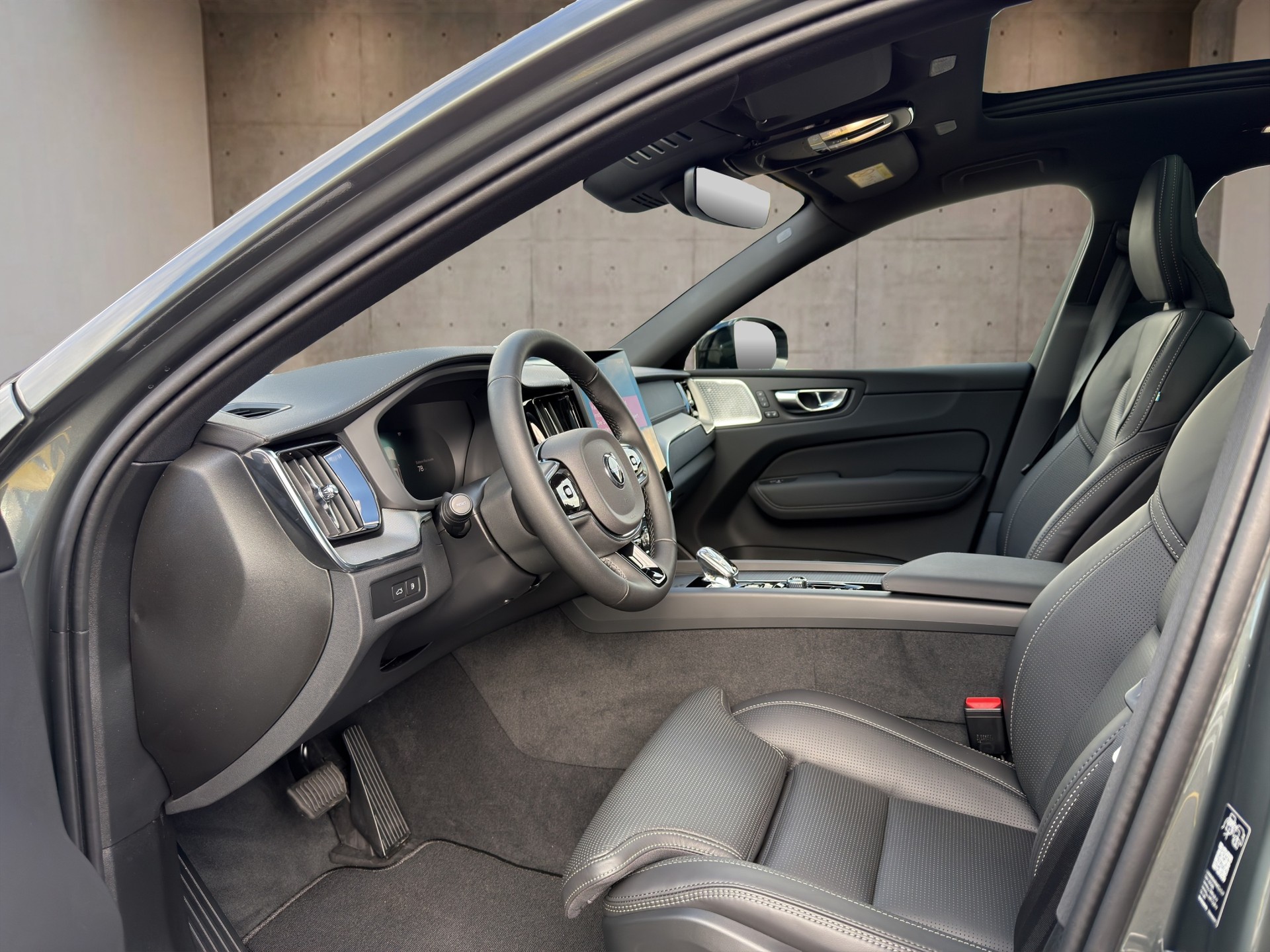 VOLVO XC60 2.0 T8 TE Ultra Dark eAWD-image-9