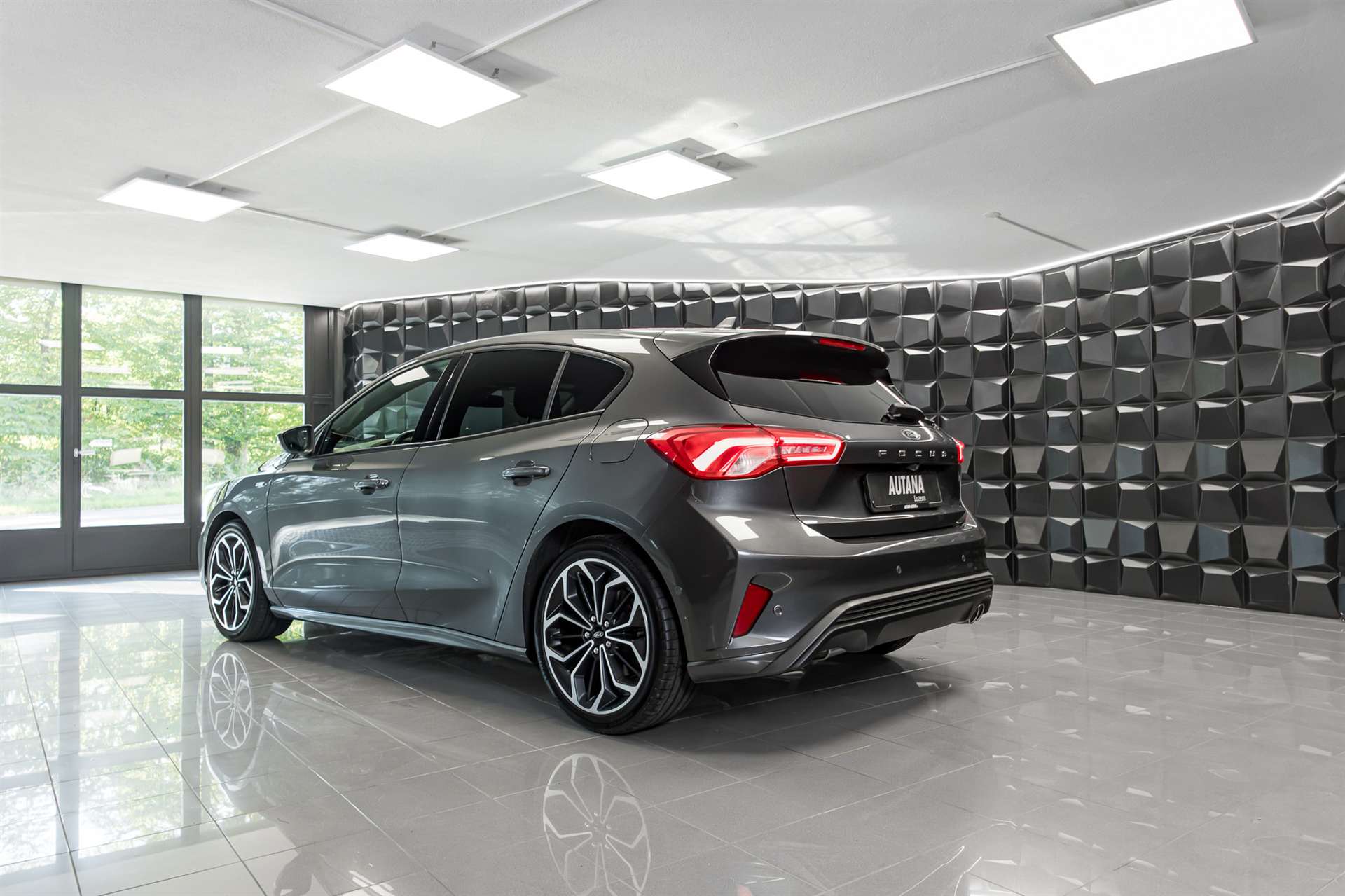 FORD Focus 1.5 SCTi ST Line Automatic-image-2