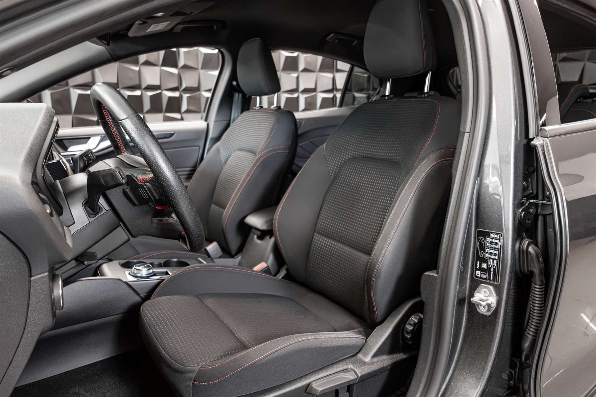 FORD Focus 1.5 SCTi ST Line Automatic-image-12