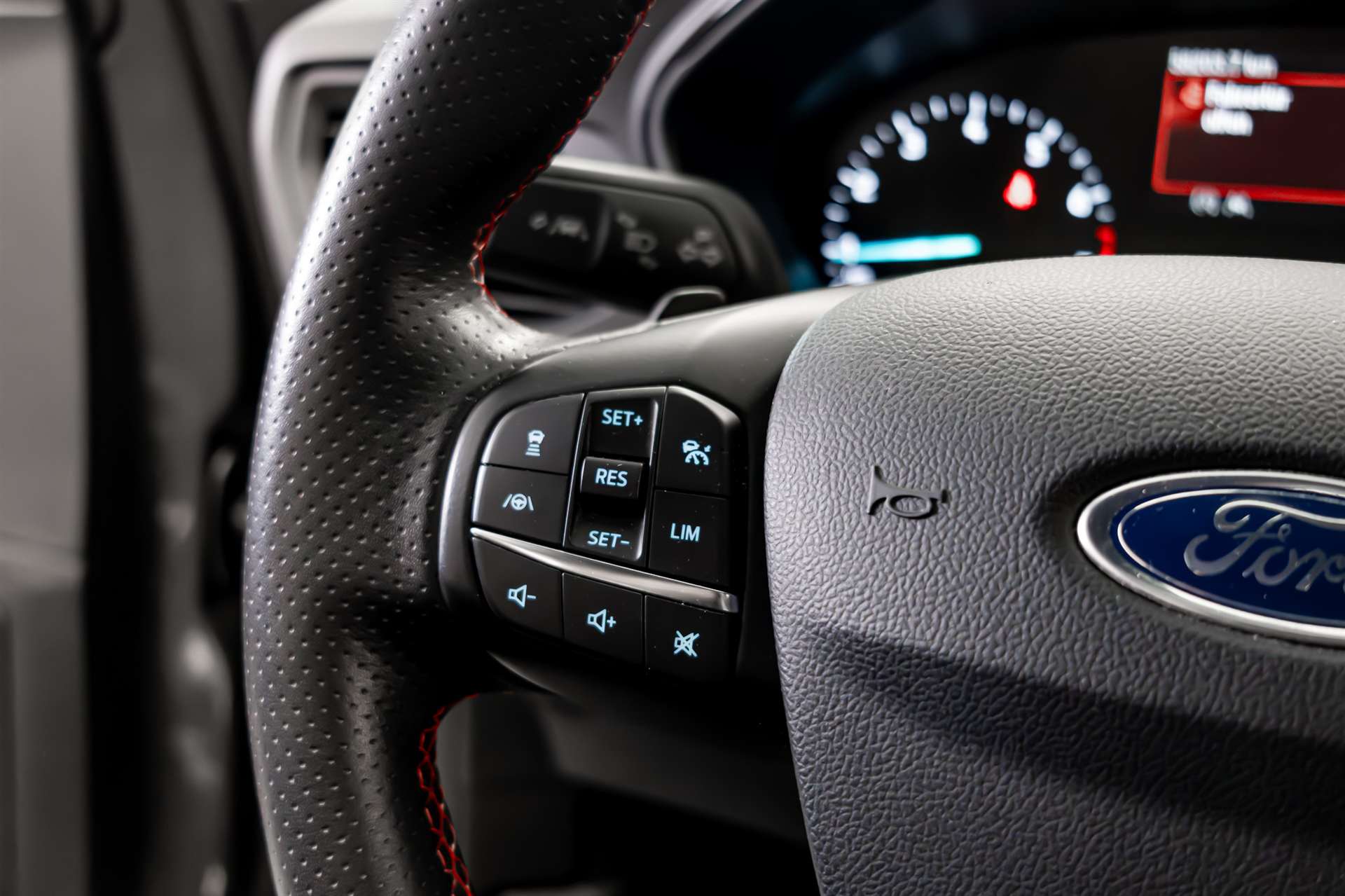 FORD Focus 1.5 SCTi ST Line Automatic-image-7