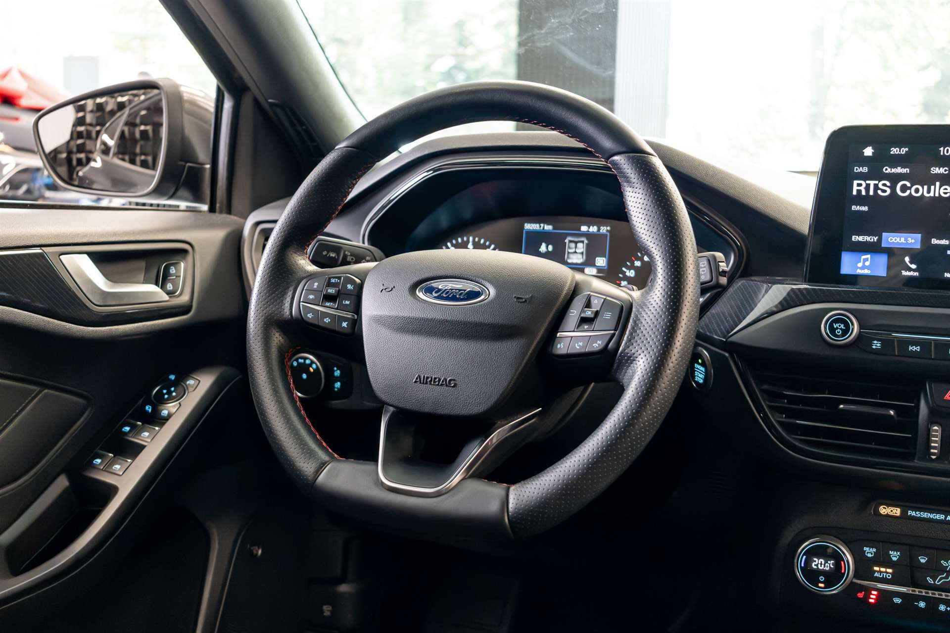 FORD Focus 1.5 SCTi ST Line Automatic-image-6