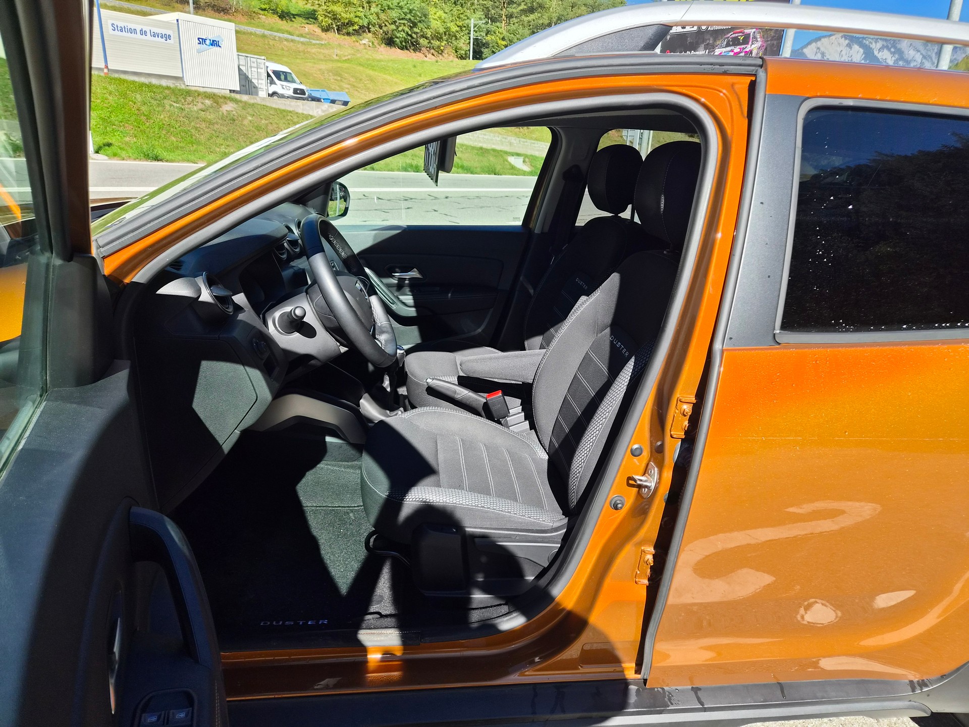 DACIA Duster dCi 115 Prestige 4x4-image-9