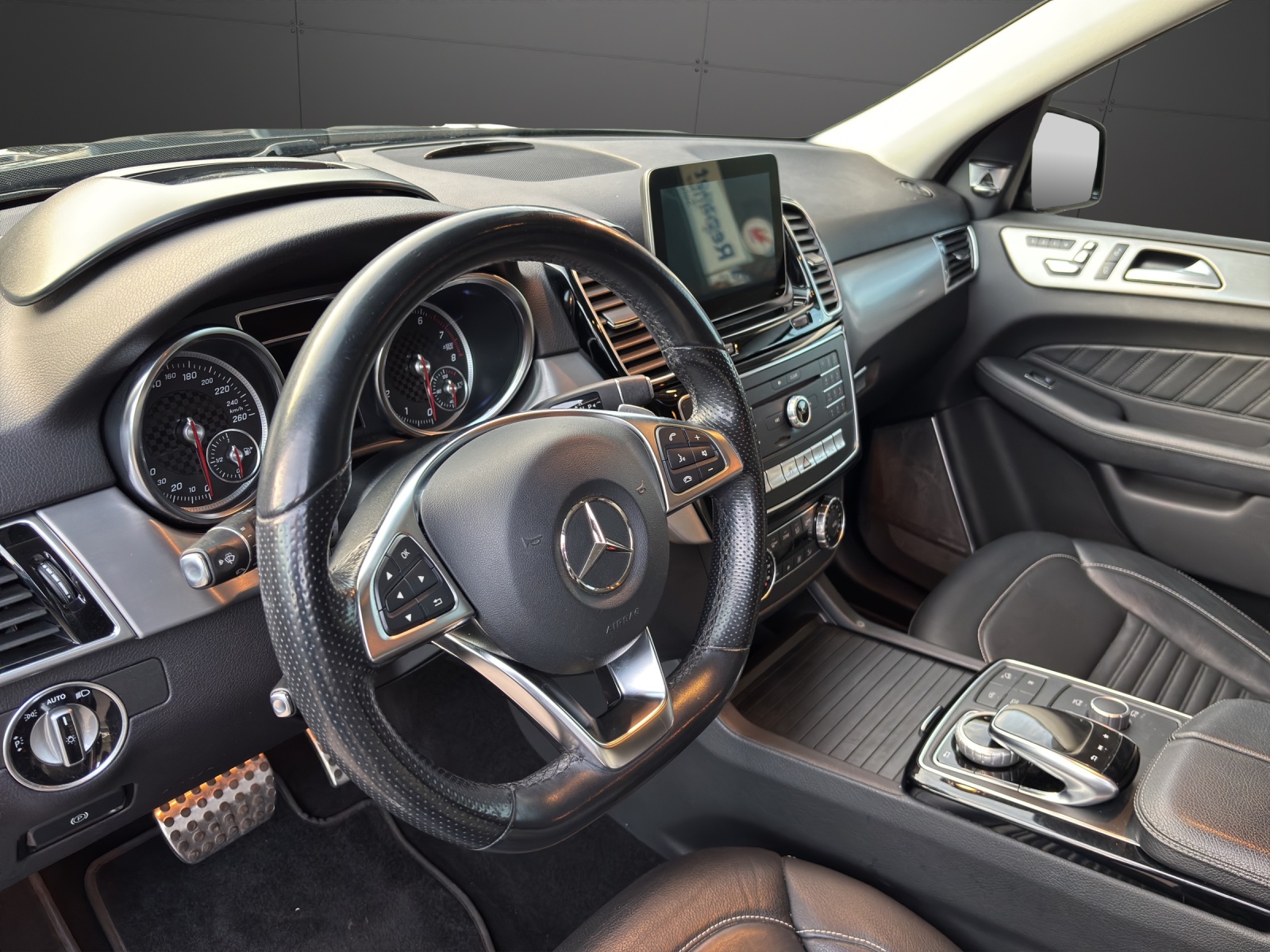 MERCEDES-BENZ GLE 500 Executive 4Matic 9G-Tronic-image-3