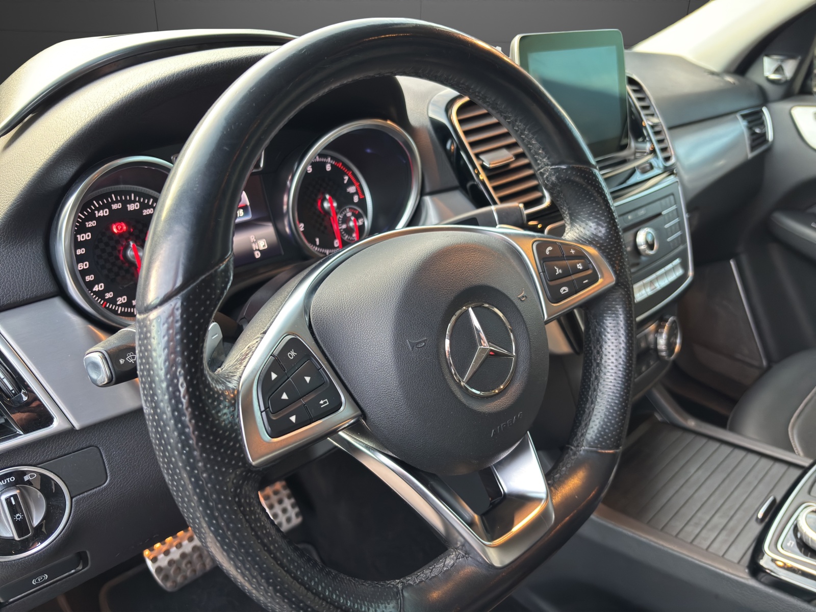 MERCEDES-BENZ GLE 500 Executive 4Matic 9G-Tronic-image-4