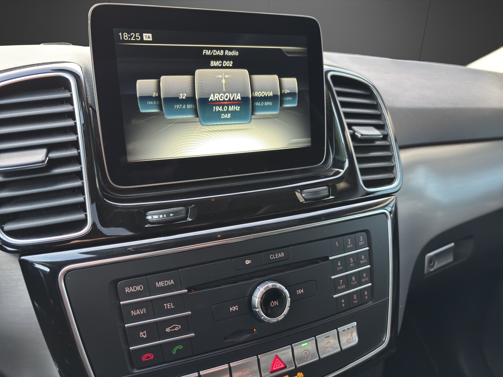 MERCEDES-BENZ GLE 500 Executive 4Matic 9G-Tronic-image-9