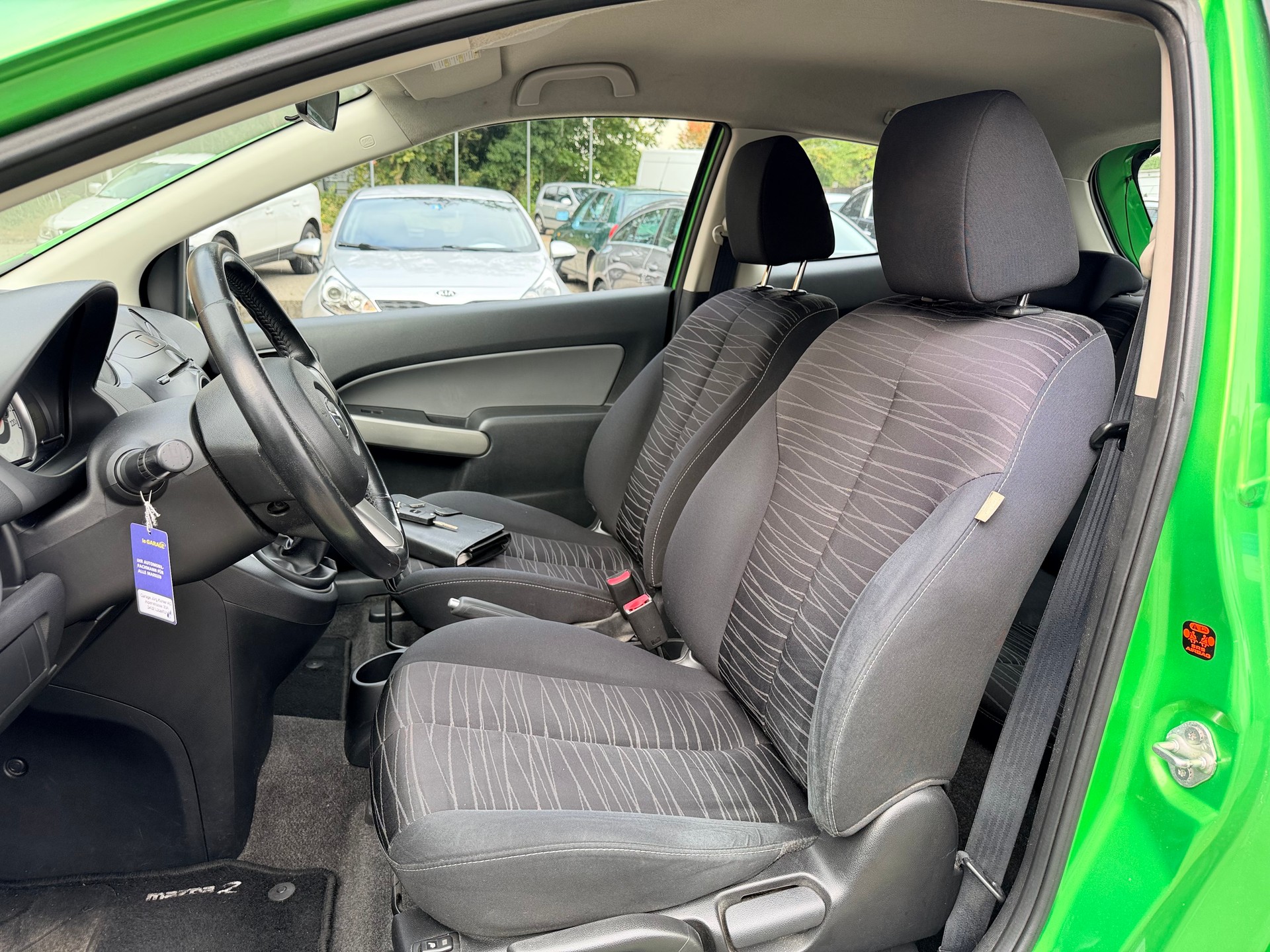 MAZDA 2 1.3i 16V Exclusive-image-8