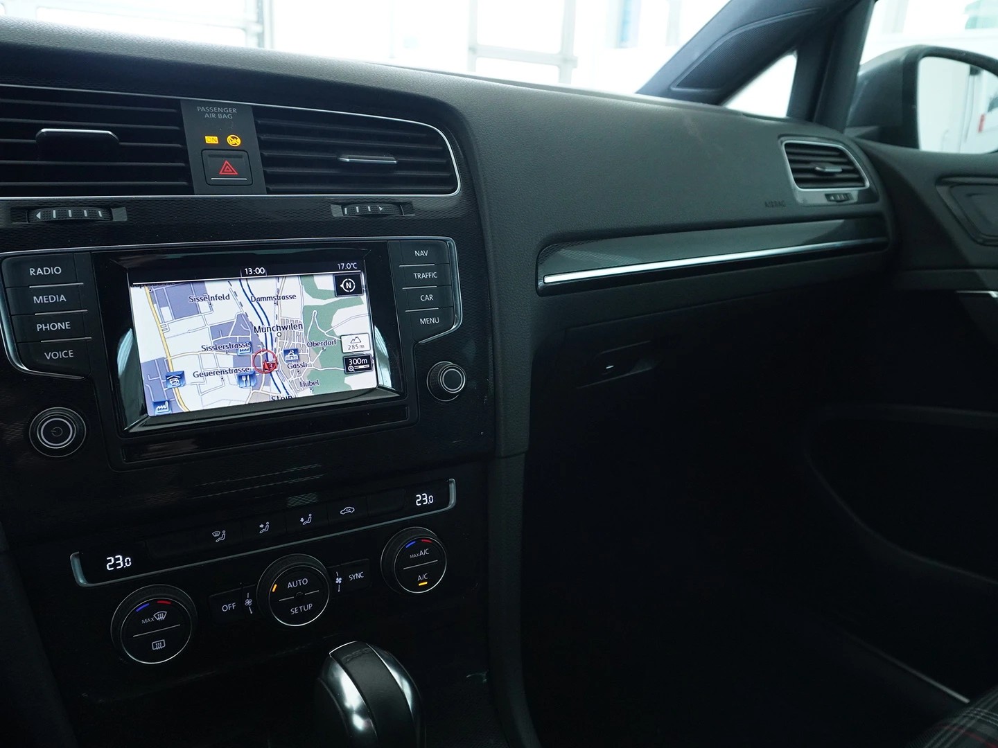 VW Golf 2.0 TSI GTI DSG-image-7