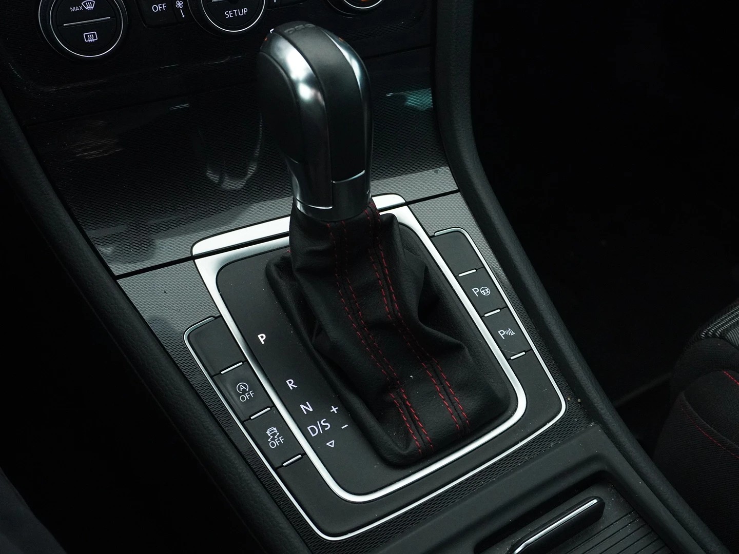VW Golf 2.0 TSI GTI DSG-image-9