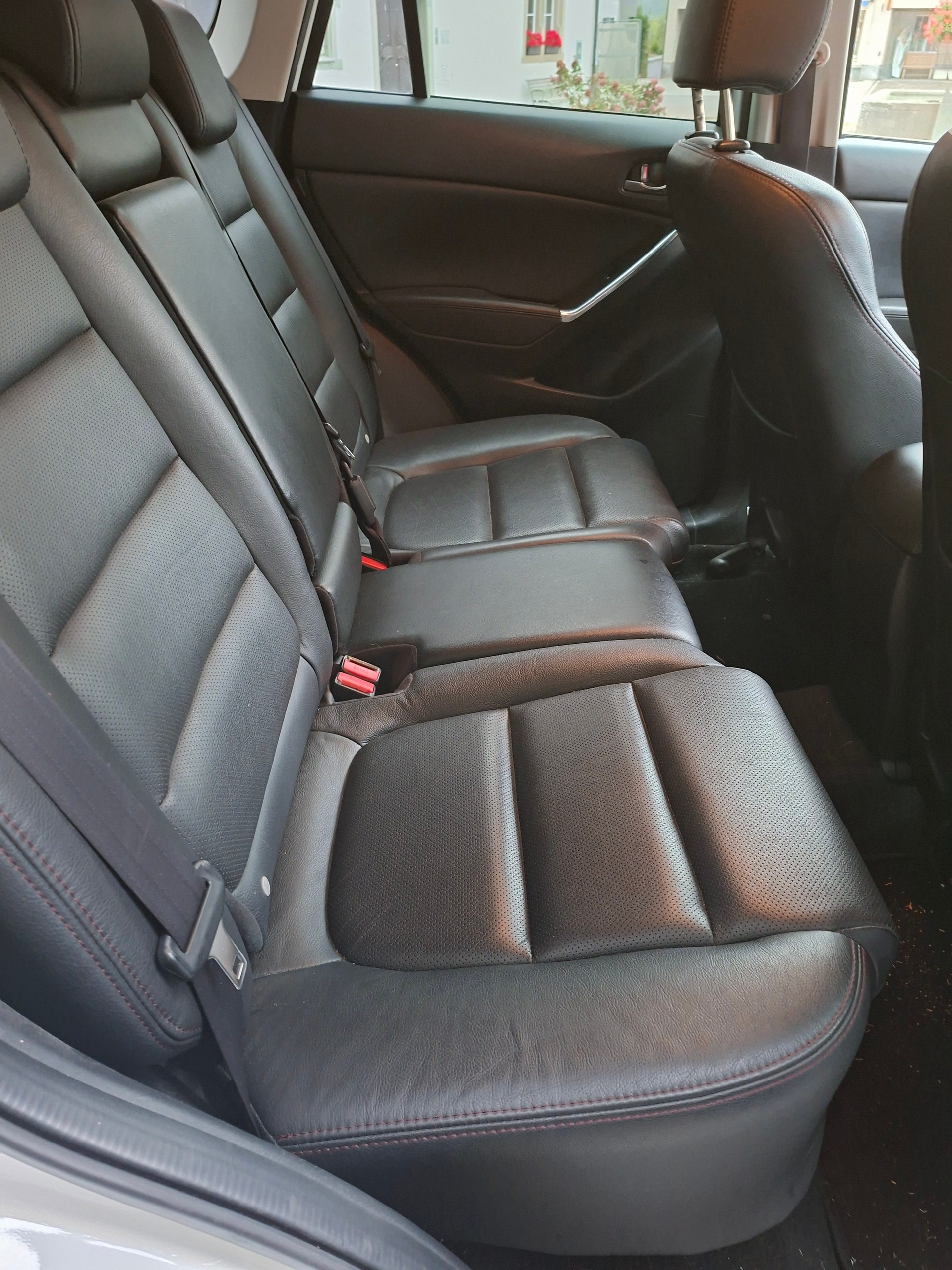 MAZDA CX-5 2.2 D HP Revolution AWD Automatic-image-7
