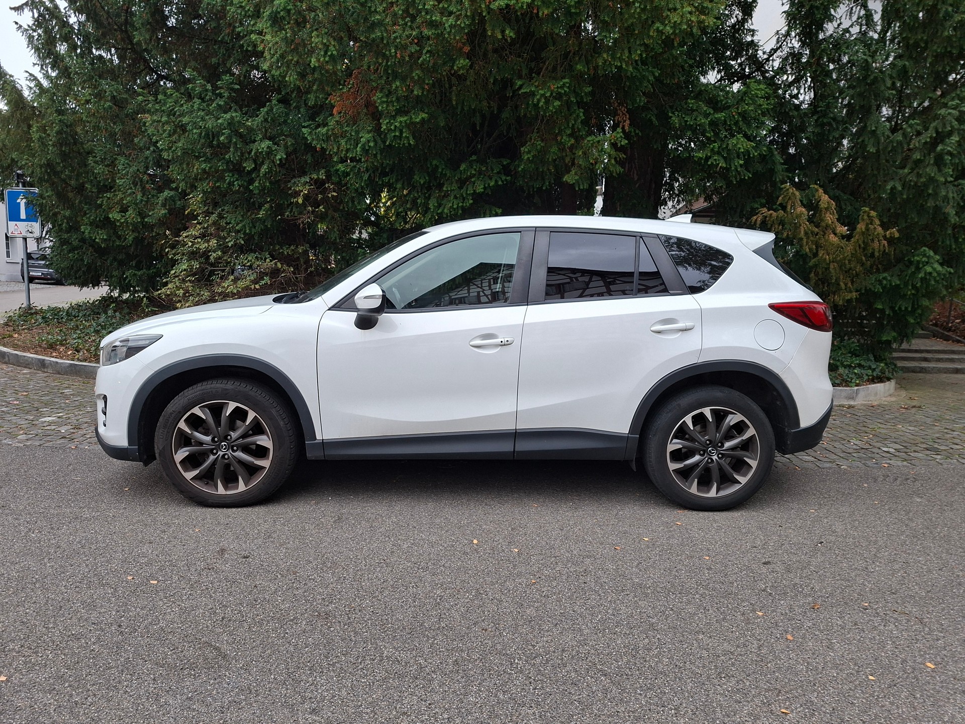 MAZDA CX-5 2.2 D HP Revolution AWD Automatic-image-1