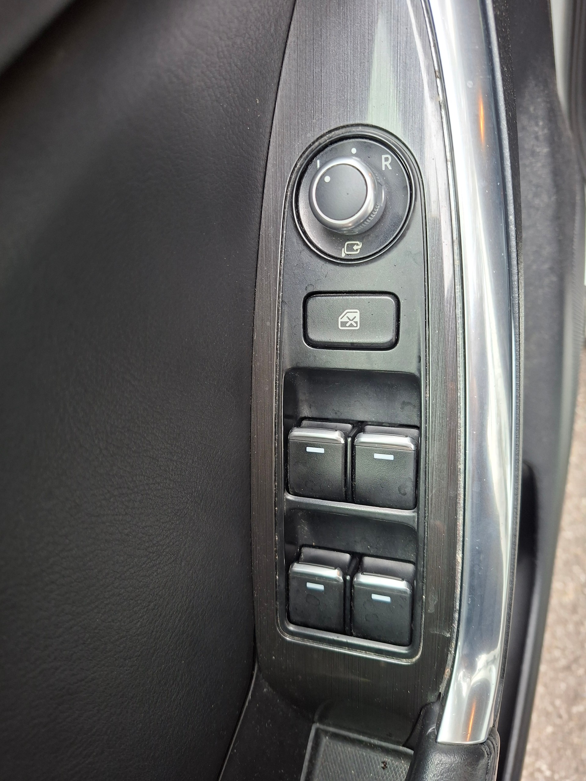 MAZDA CX-5 2.2 D HP Revolution AWD Automatic-image-11