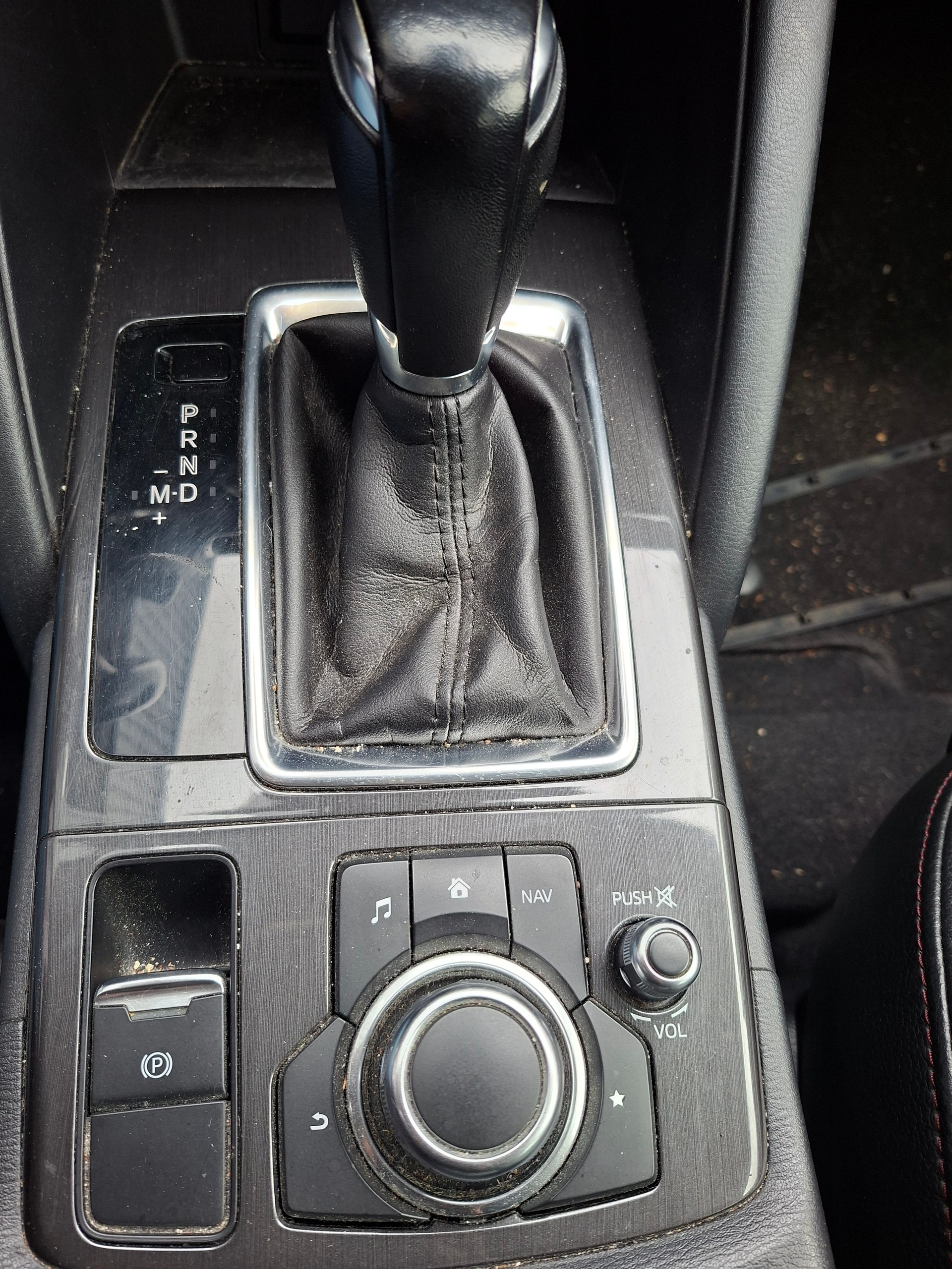 MAZDA CX-5 2.2 D HP Revolution AWD Automatic-image-14
