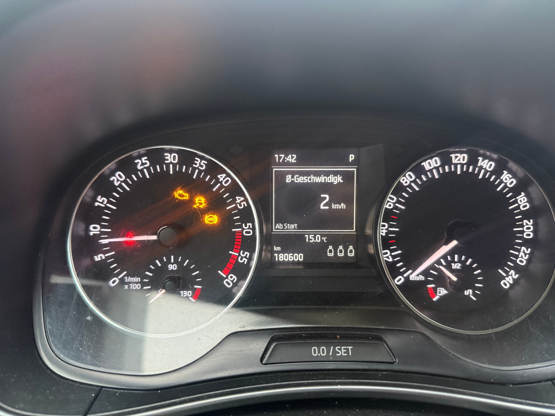SKODA Fabia 1.4 TDI Style DSG-image-9