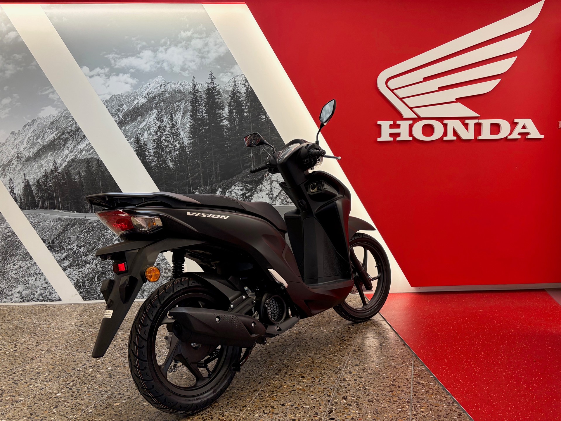 HONDA NSC Vision 110 16'' New Model-showroom-element-3