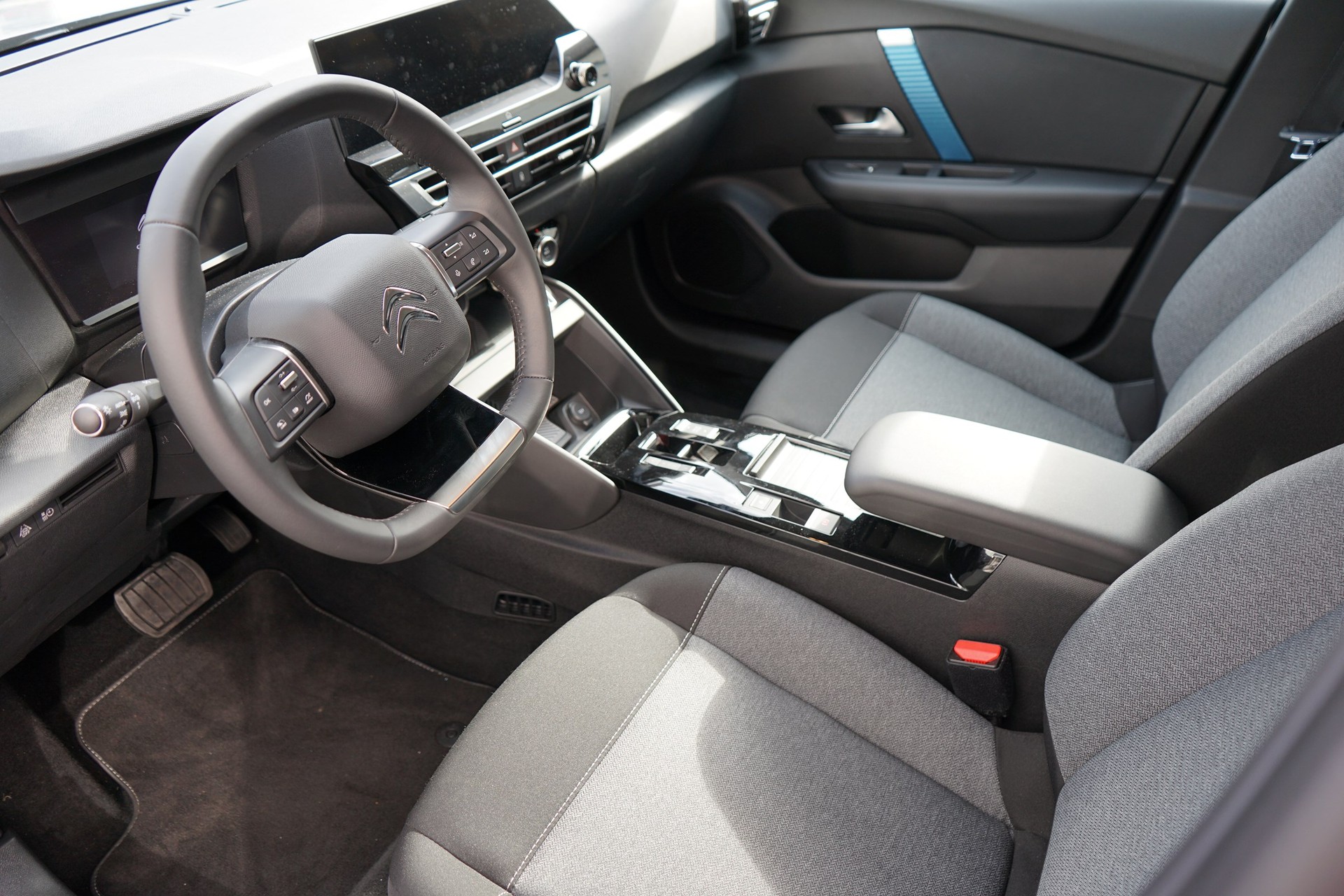 CITROEN C4 Electric Swiss Edition-image-8